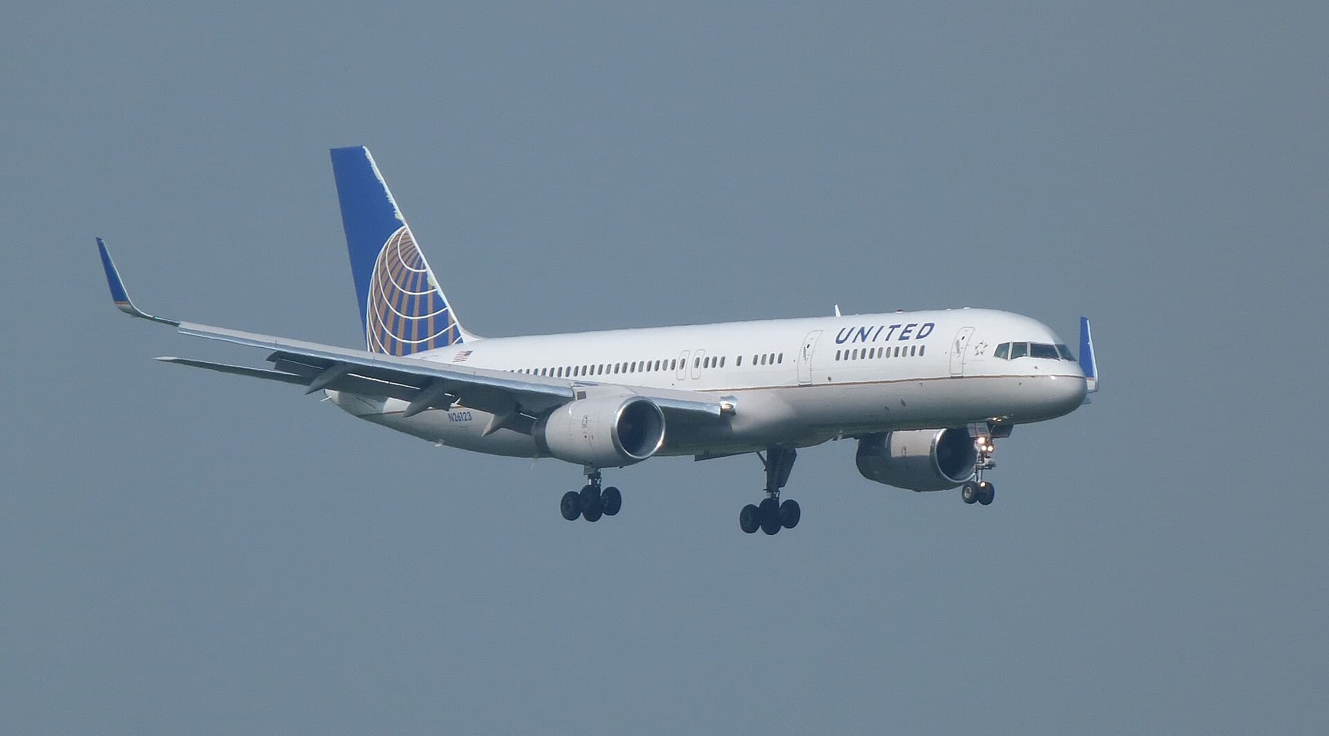 N26123 — Twin-engine aircraft