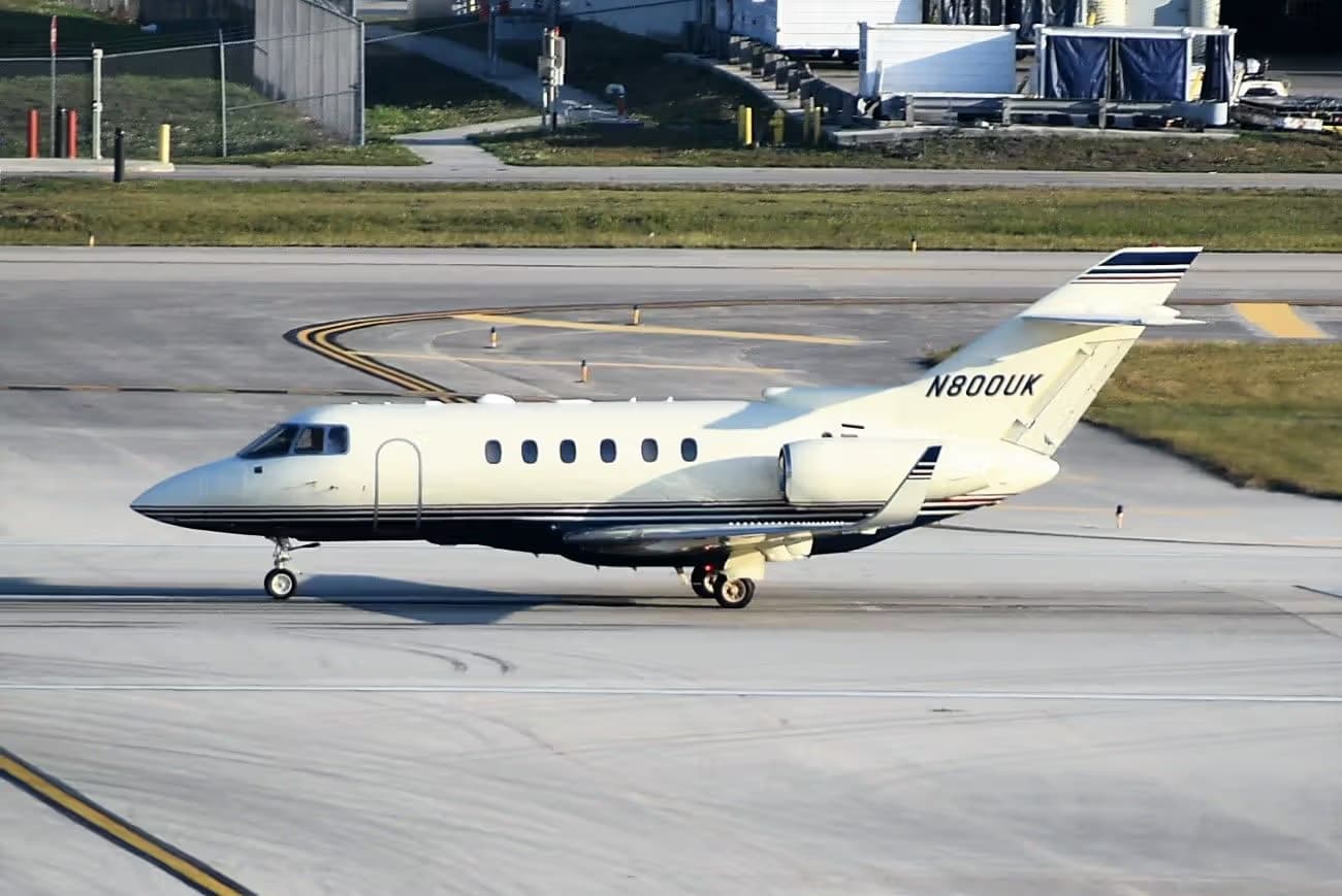 N800UK — Business jet