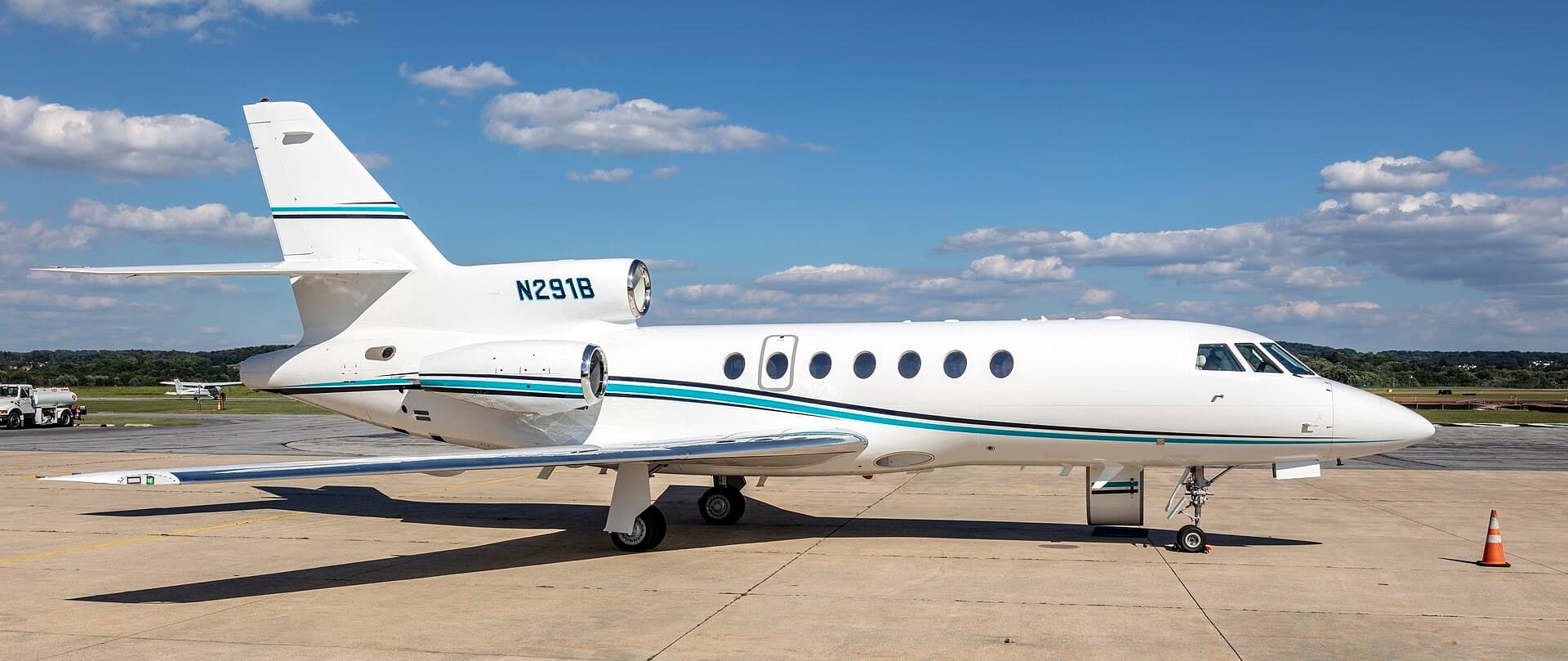 N291B — Business jet