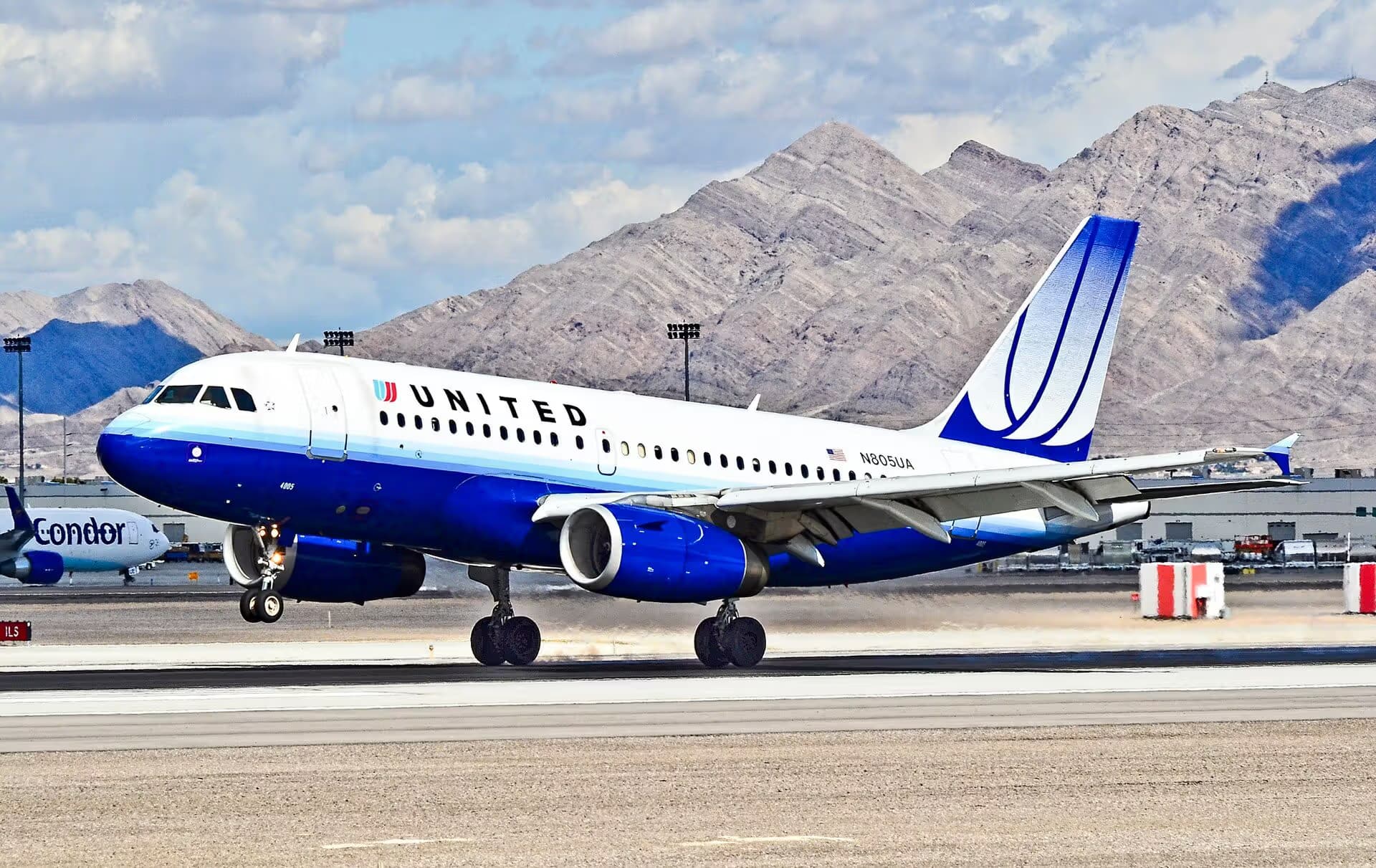 N805UA — Airbus