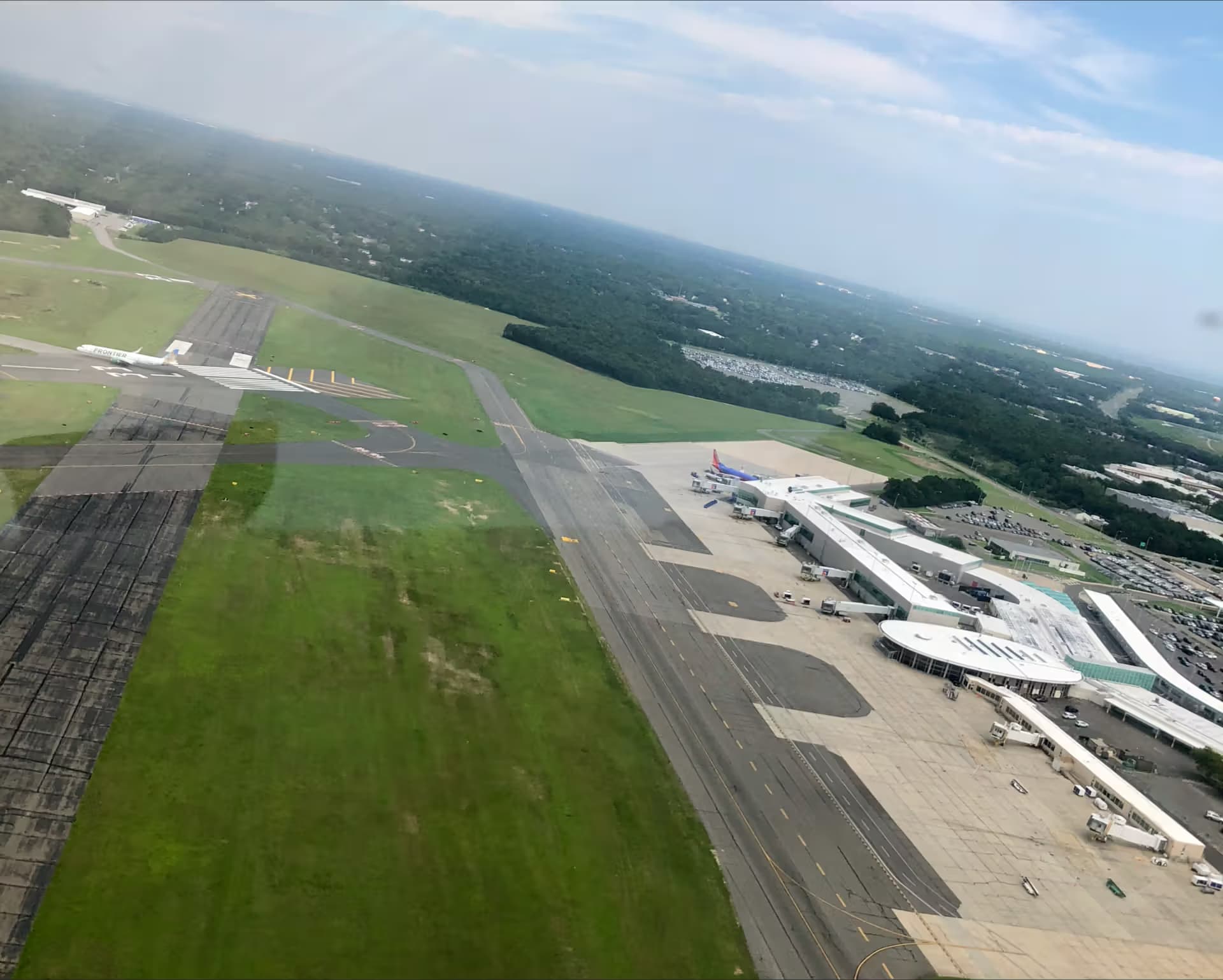 N706FR — Aircraft at Long Island MacArthur Airport