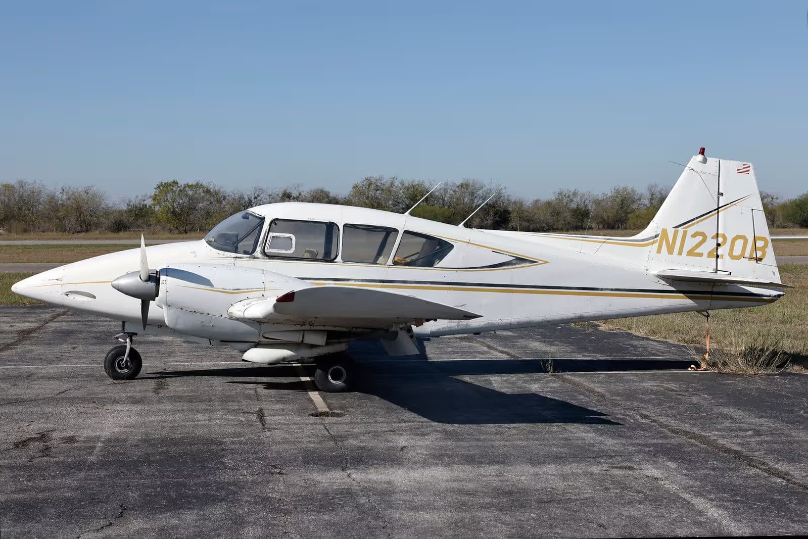 N1220B — Piper