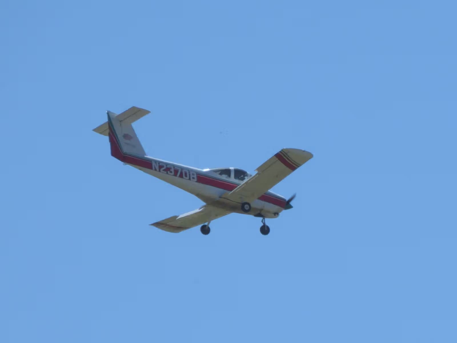 N2370B — Piper