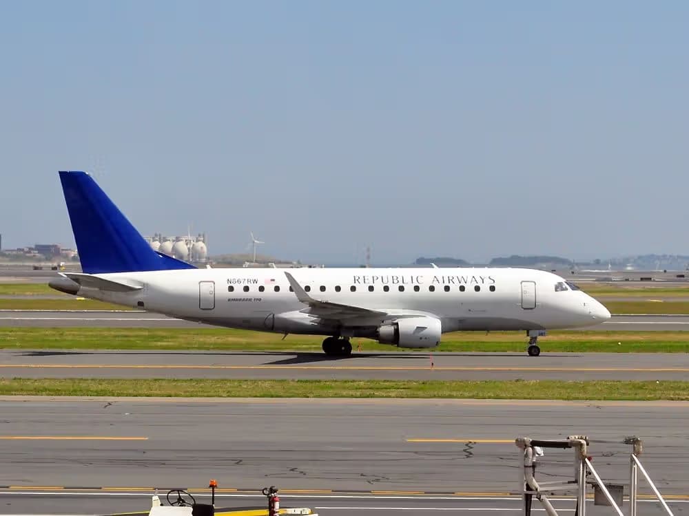N867RW — Embraer