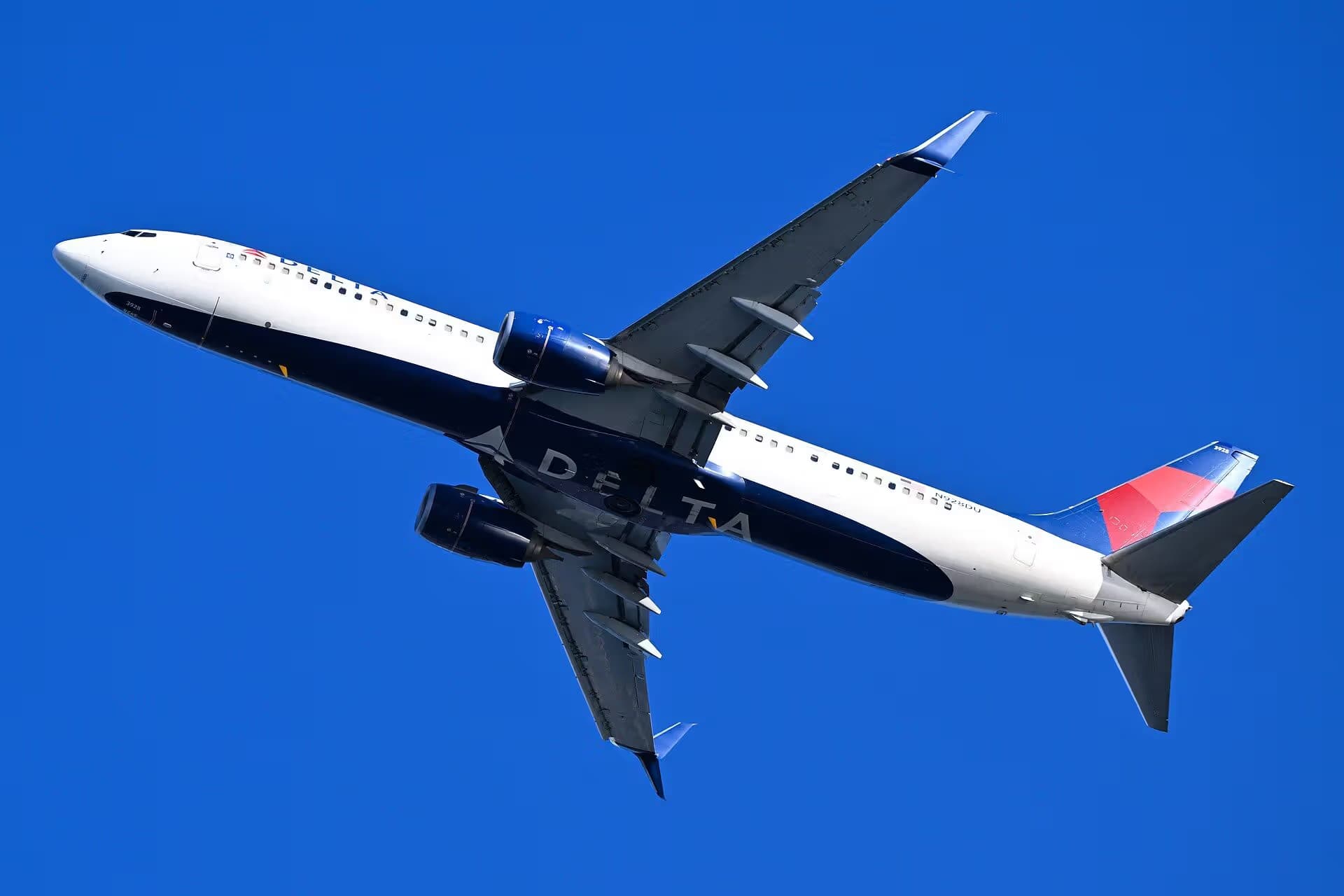N928DU — Boeing