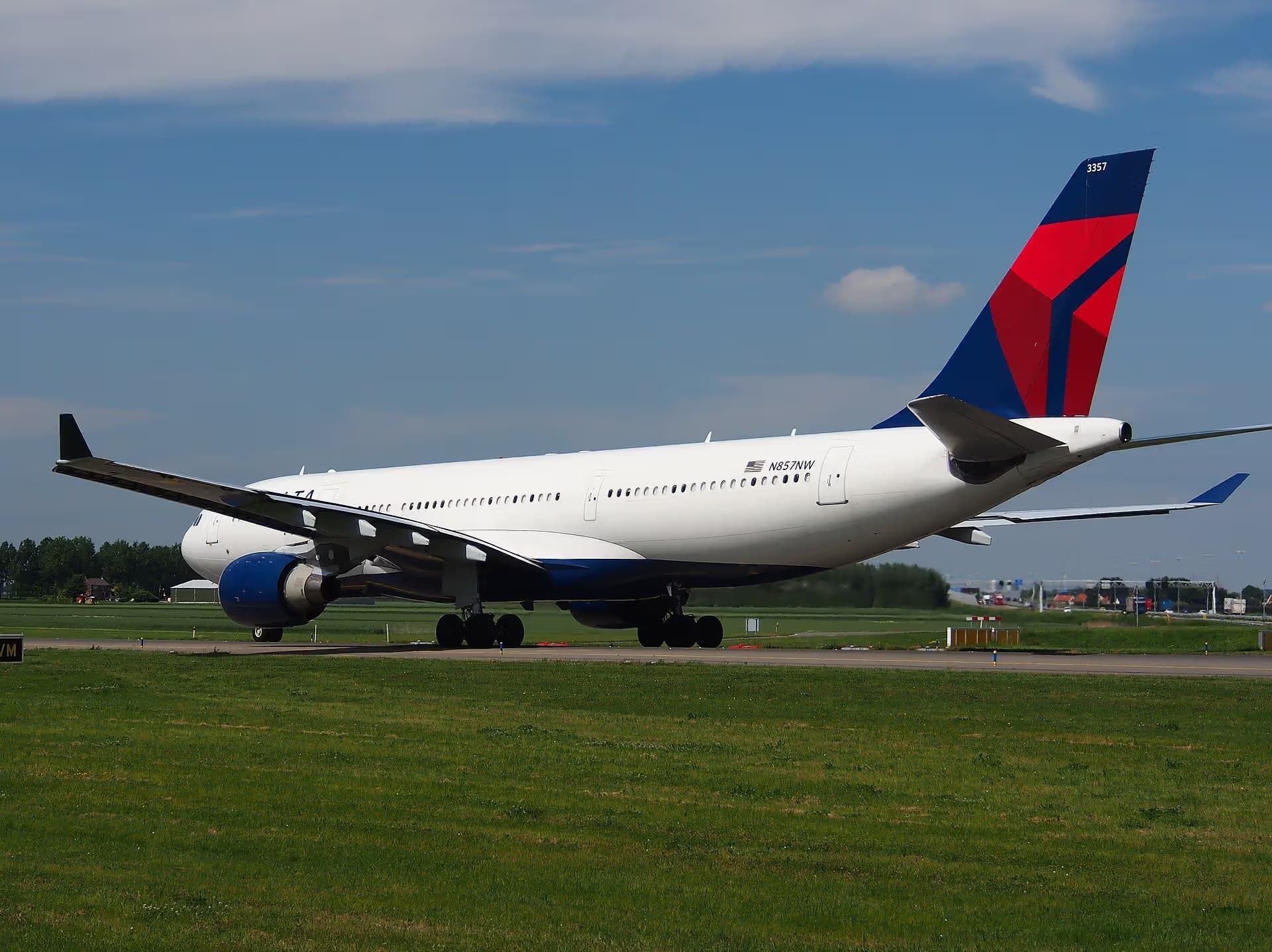 N857NW — Twin-engine aircraft