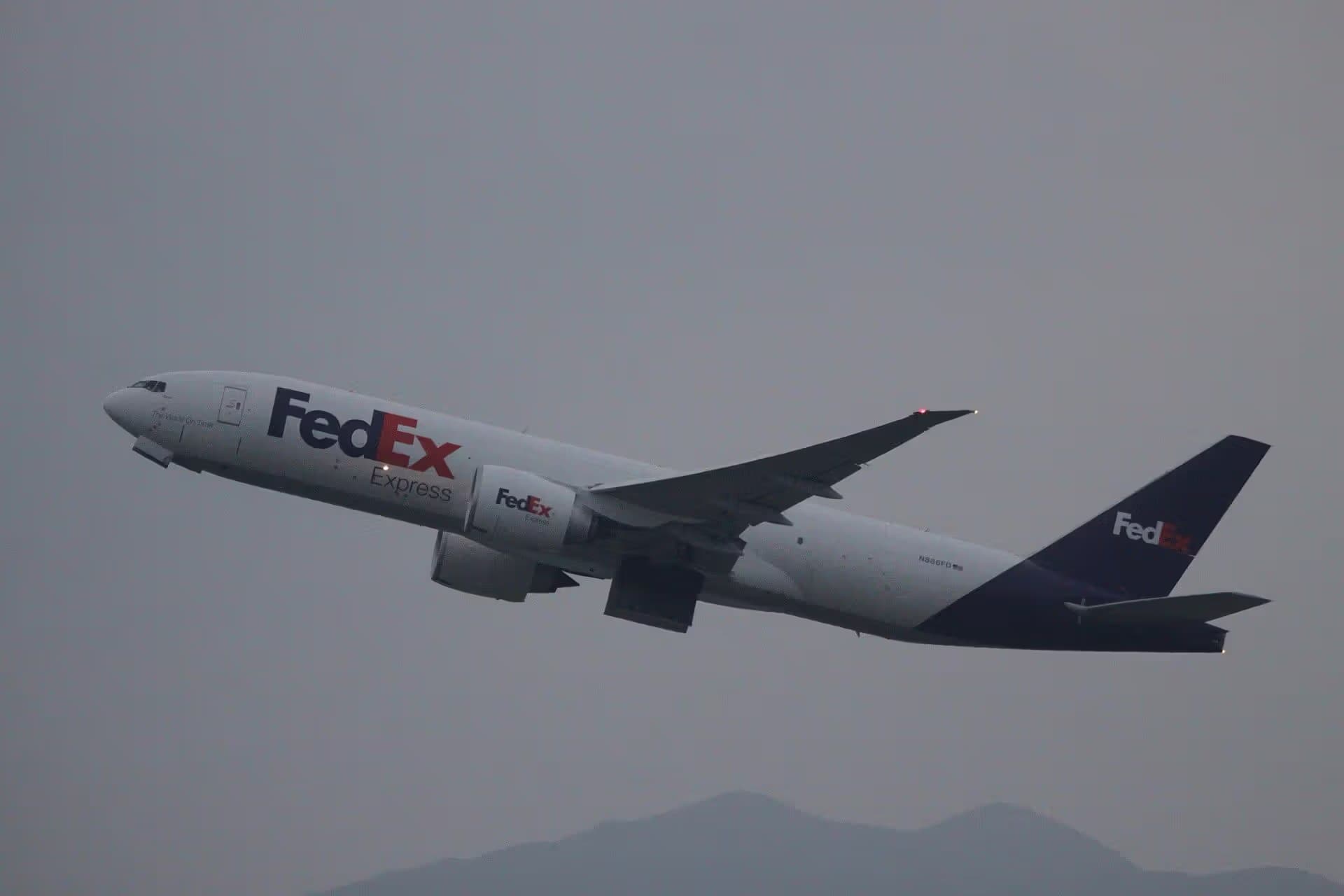 N886FD — Twin-engine aircraft