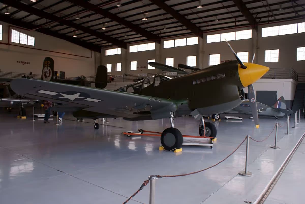 Unidentified — Single-engine aircraft