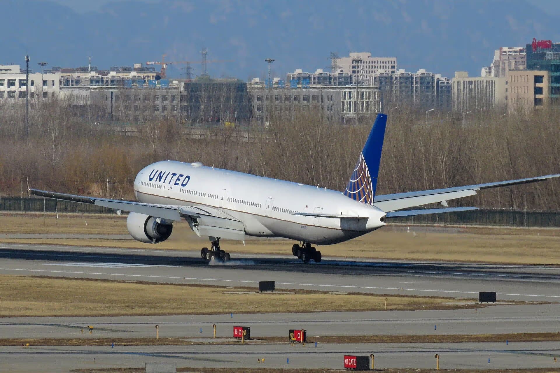 N2333U — Boeing