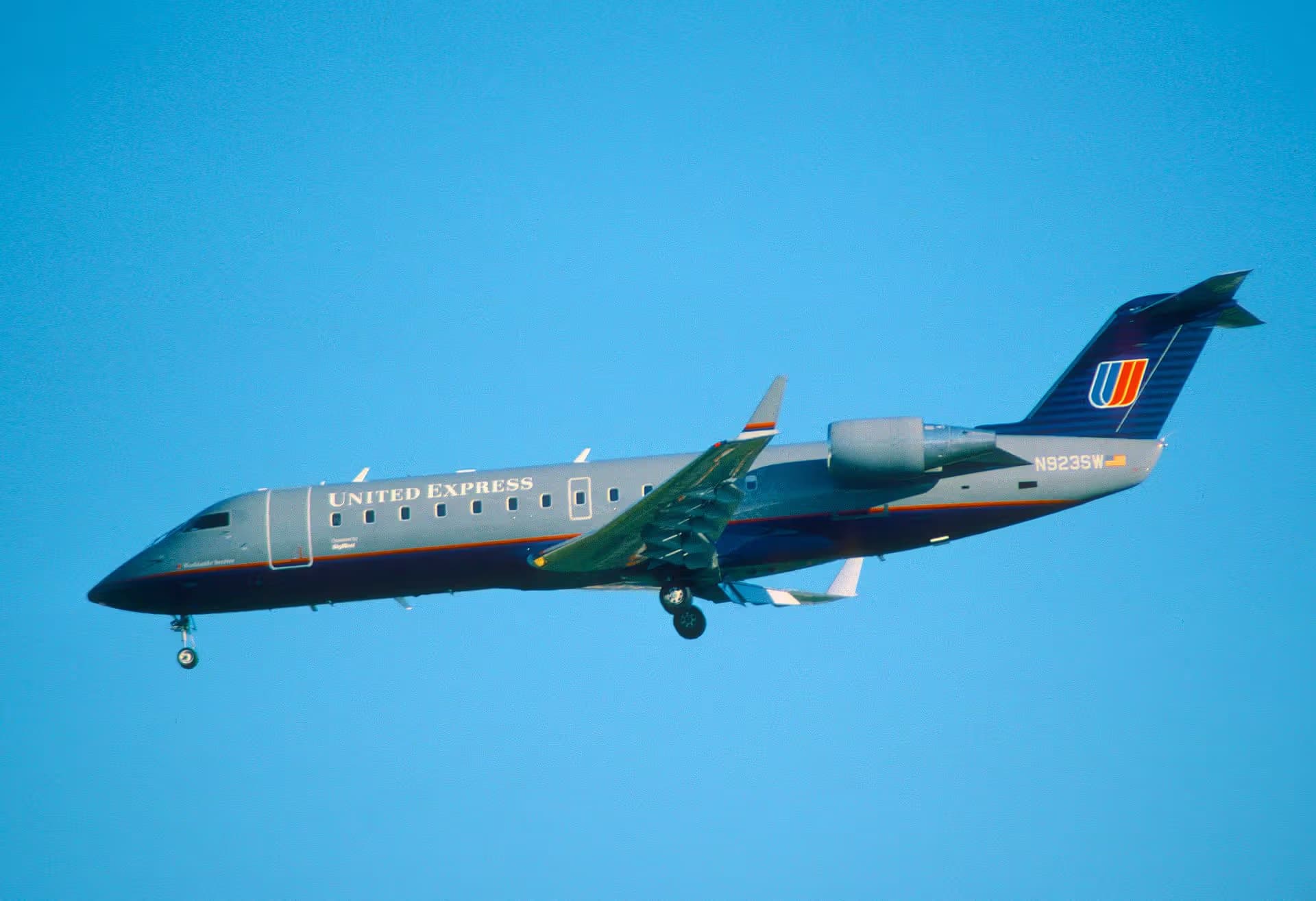 N923SW — Twin-engine aircraft