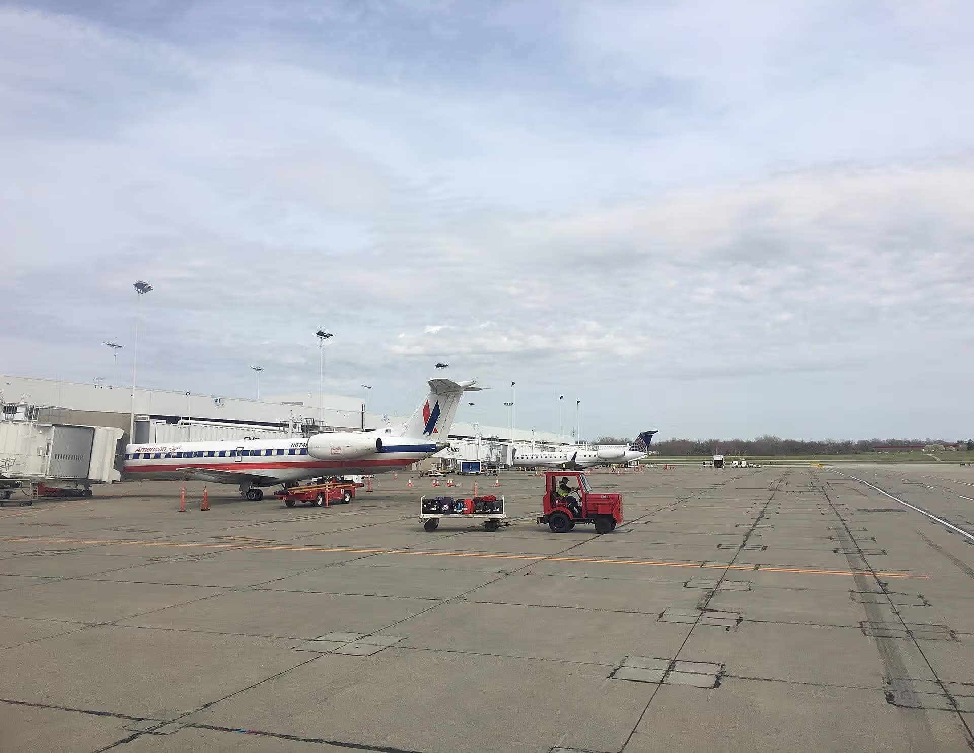 N674RJ — Embraer