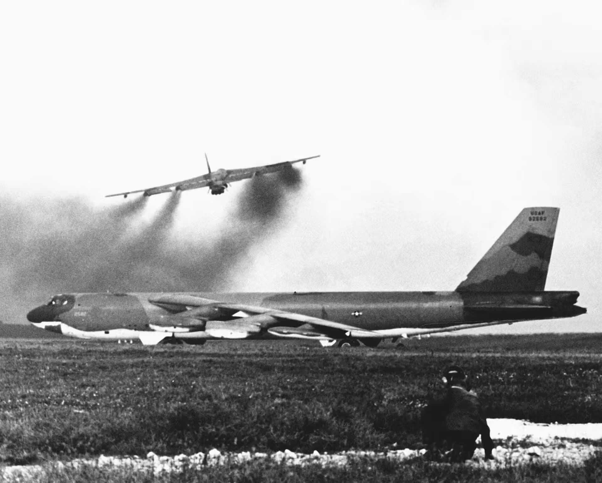 Unidentified — Aircraft at Andersen Air Force Base