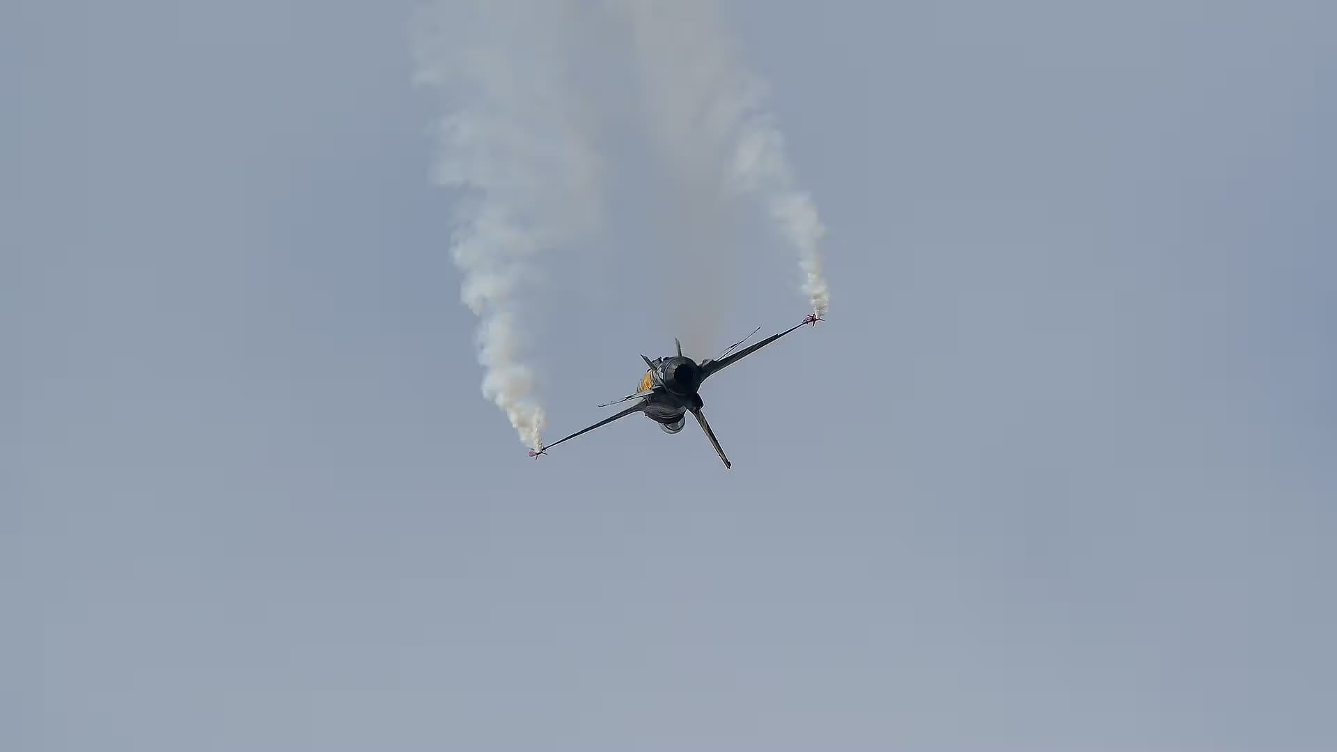 Unidentified — Single-engine aircraft