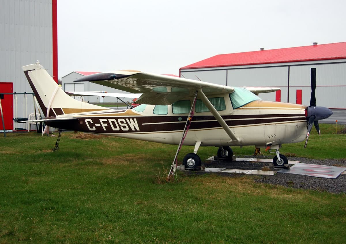 C-FDSW — Cessna