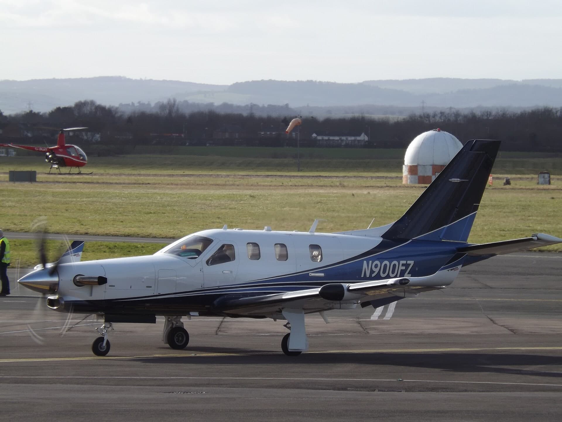 N900FZ — Helicopter