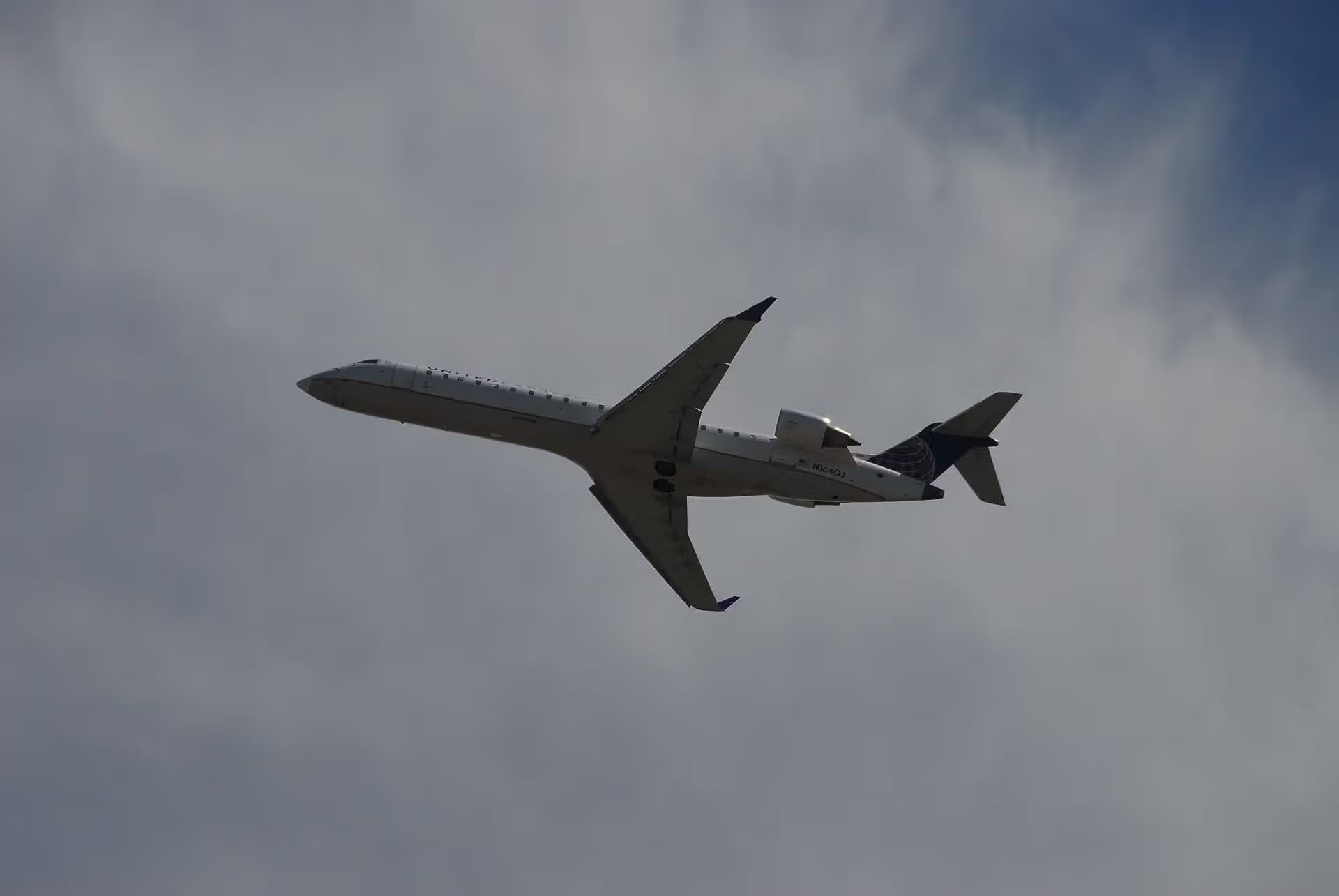 N164GJ — Bombardier