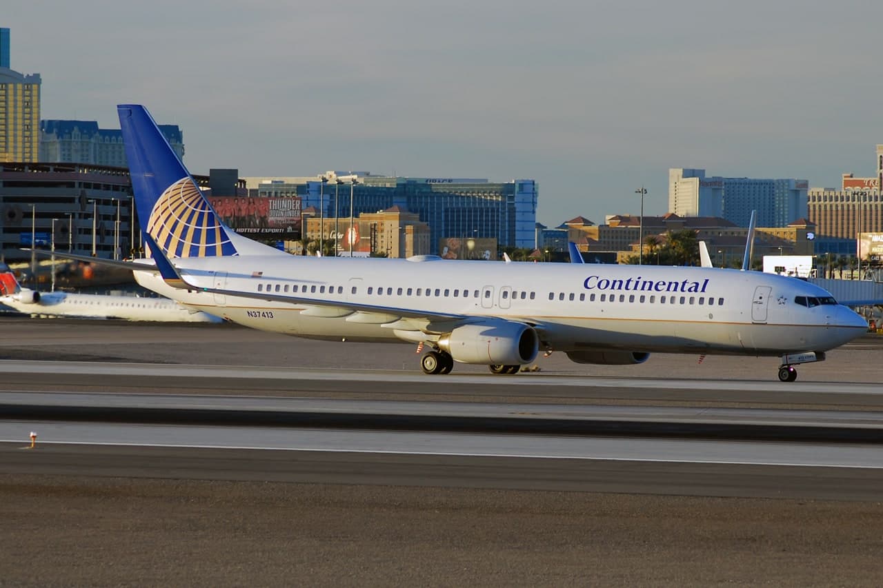 N37413 — Boeing