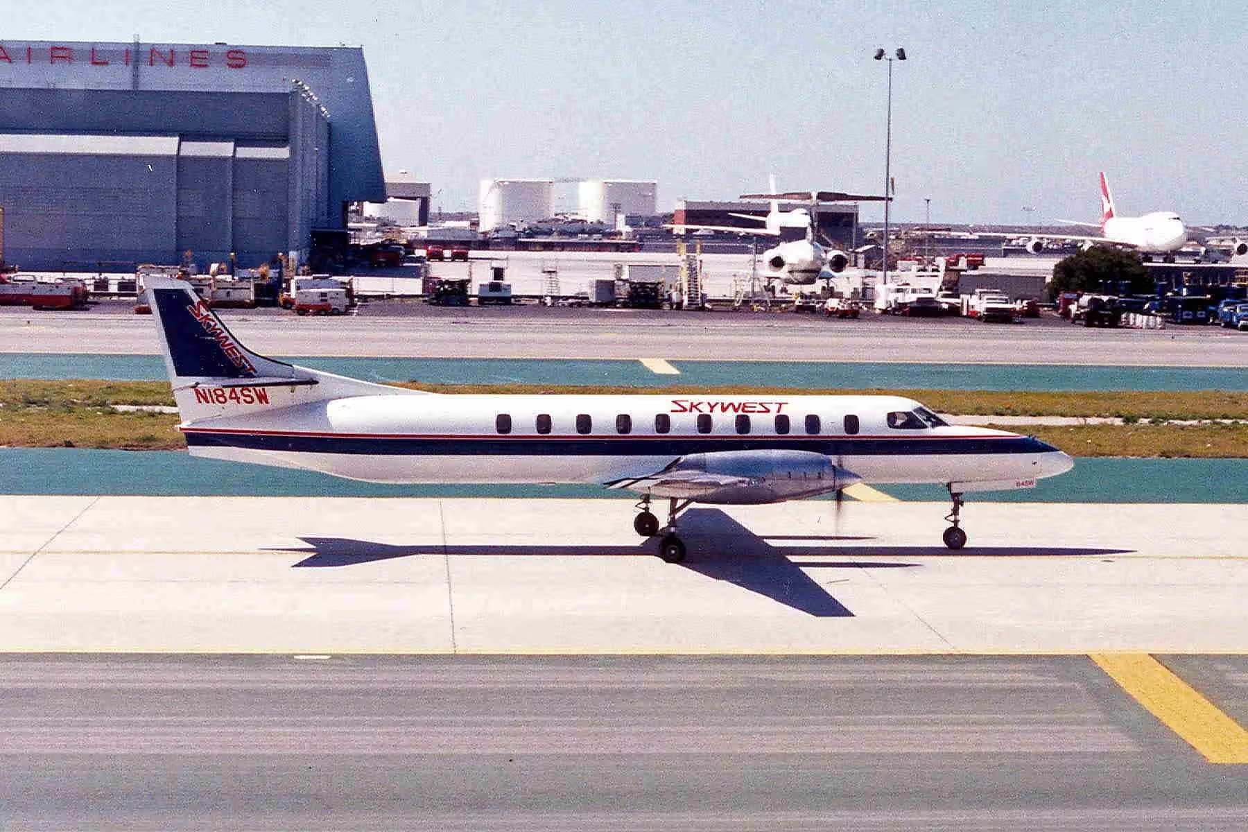 N184SW — Twin-engine aircraft