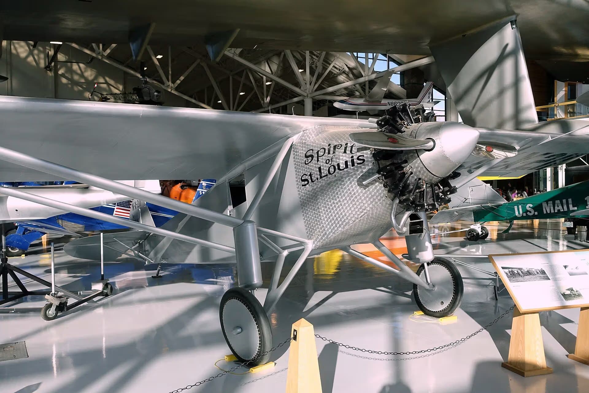 Unidentified — Single-engine aircraft