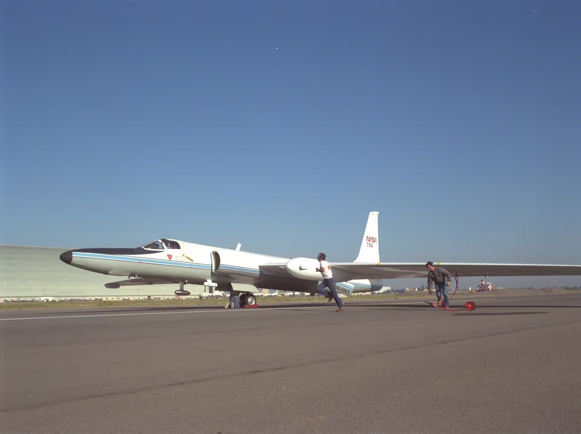 N806NA — Business jet