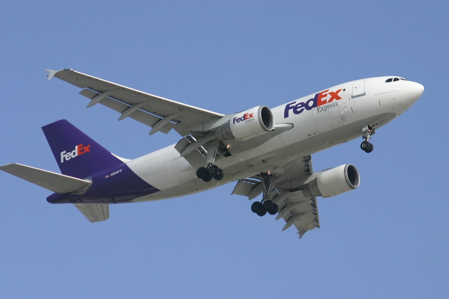N802FD — Twin-engine aircraft