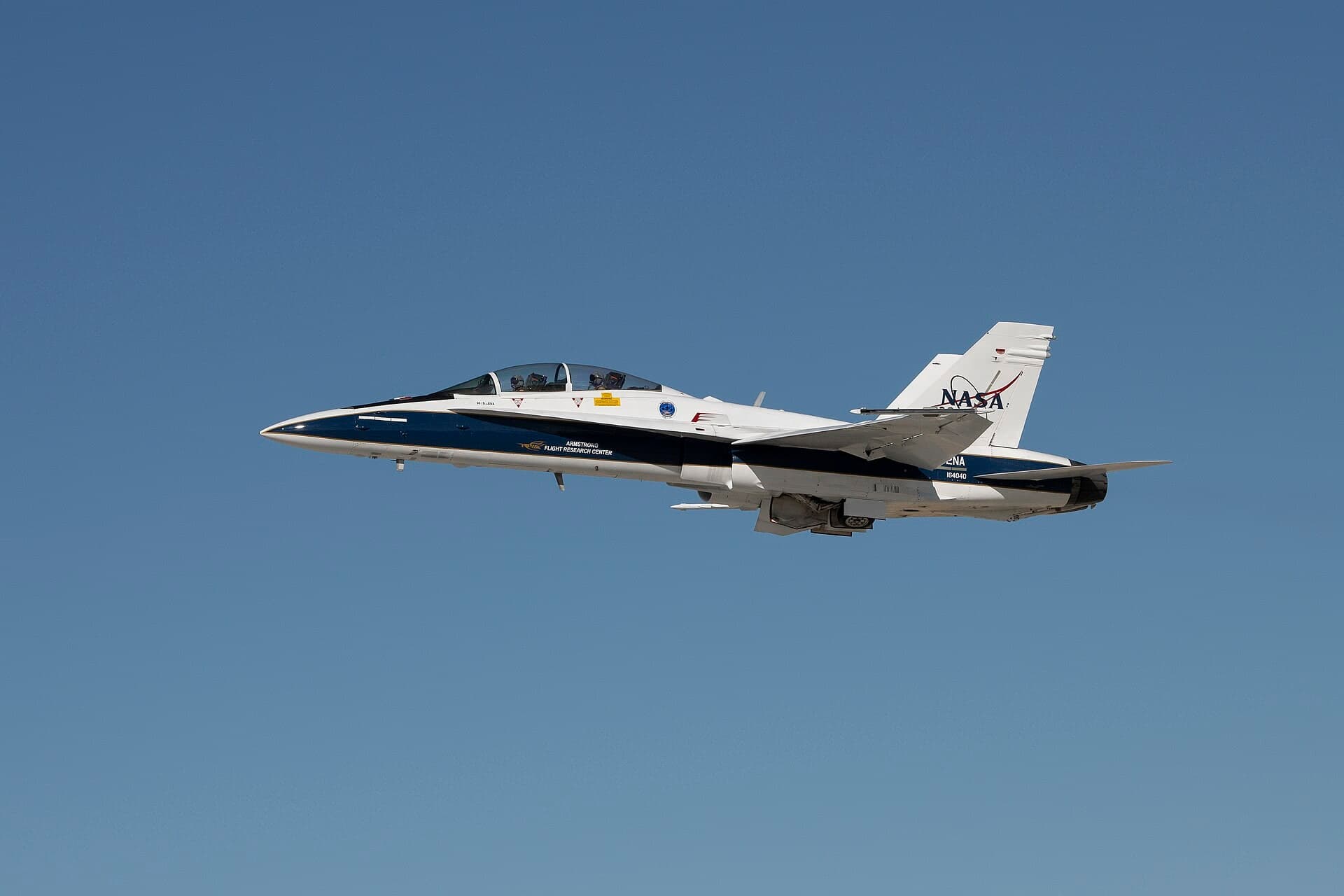 N862NA — Twin-engine aircraft