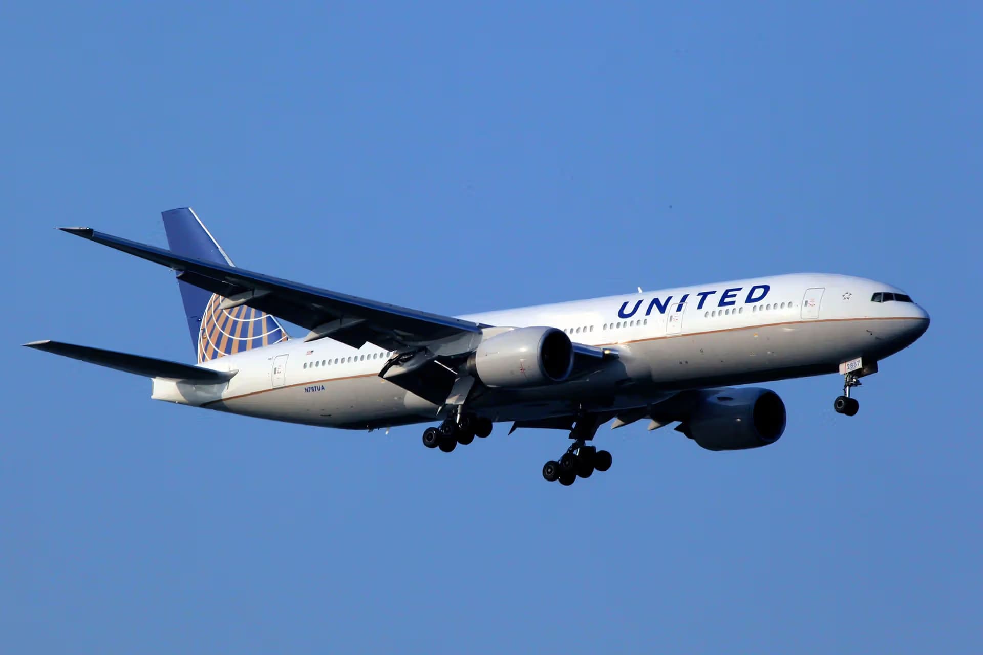 N787UA — Boeing