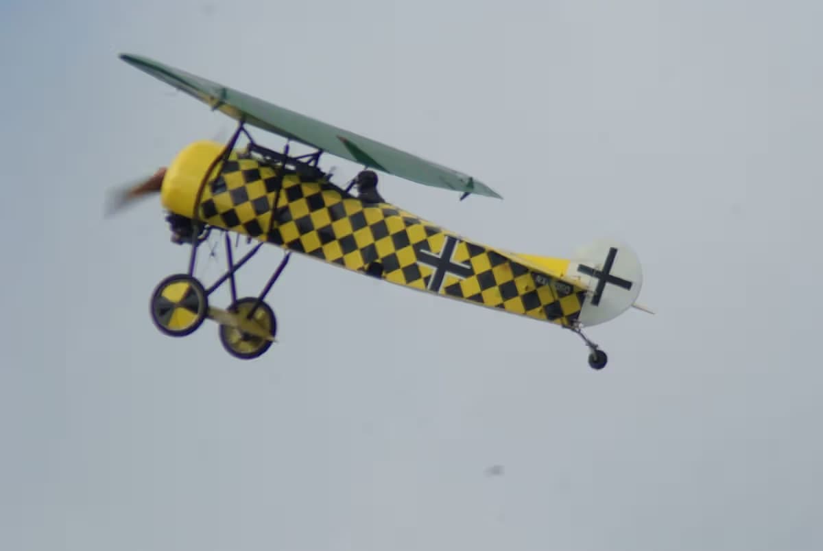 Unidentified — Single-engine aircraft