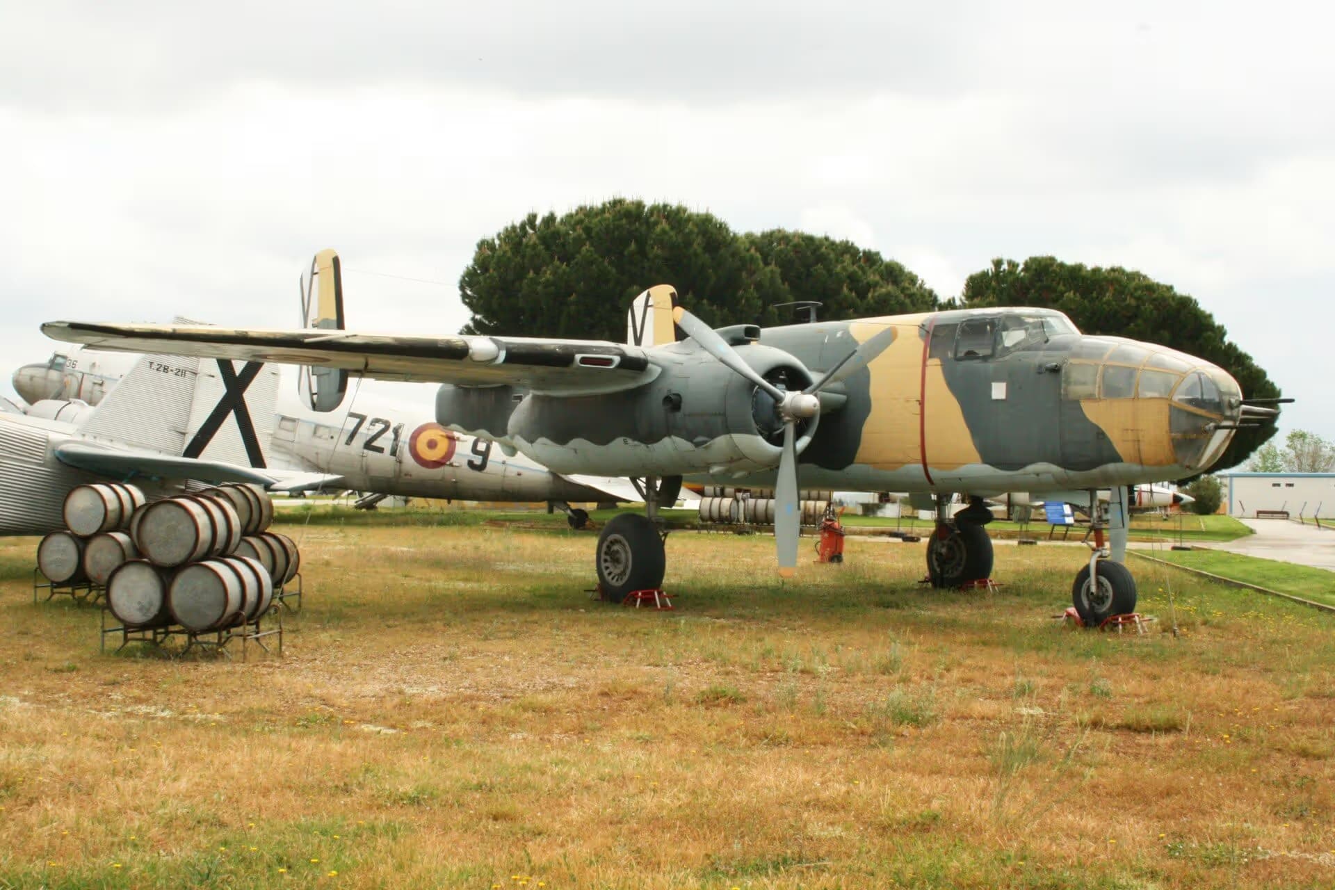 N86427 — Twin-engine aircraft