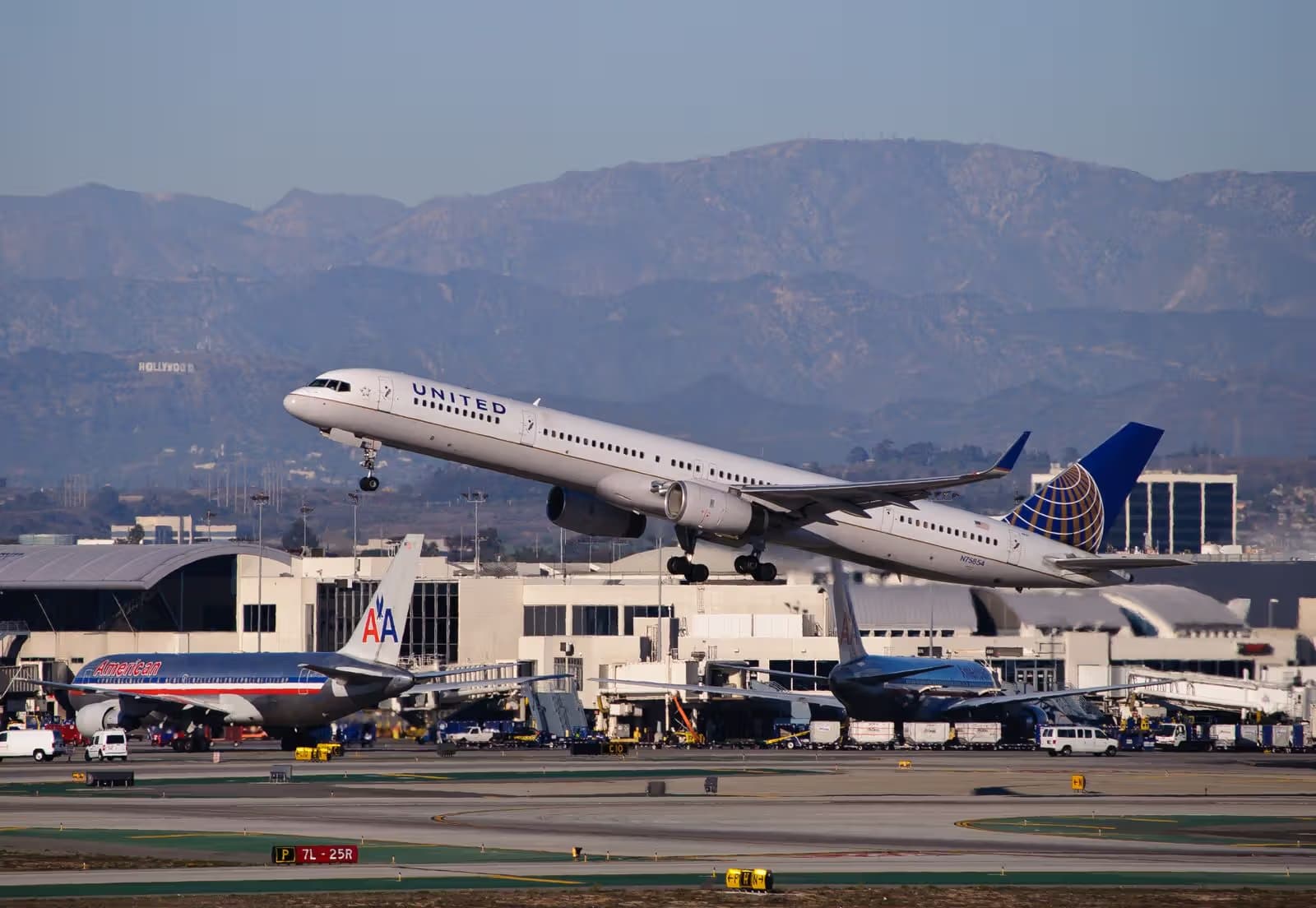 N75854 — Twin-engine aircraft