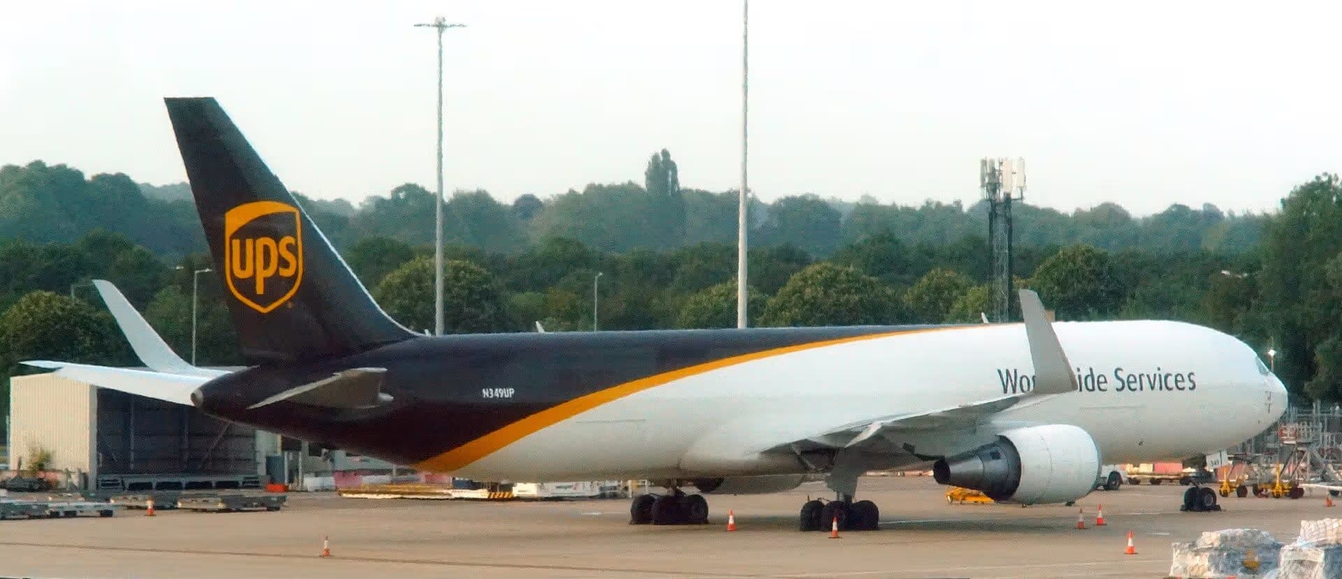 N349UP — Twin-engine aircraft