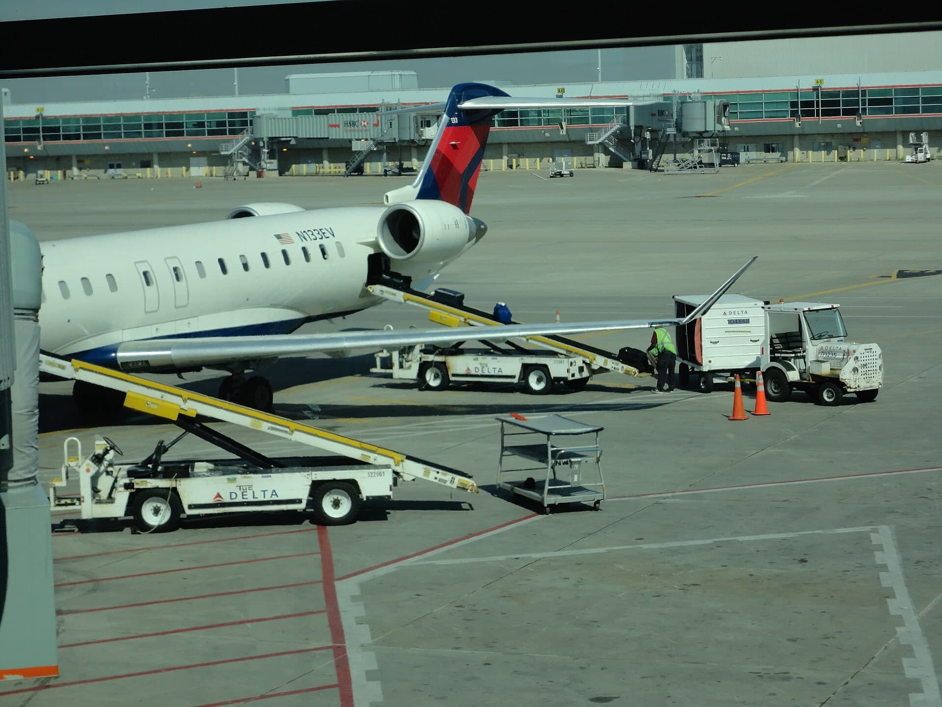 N133EV — Bombardier