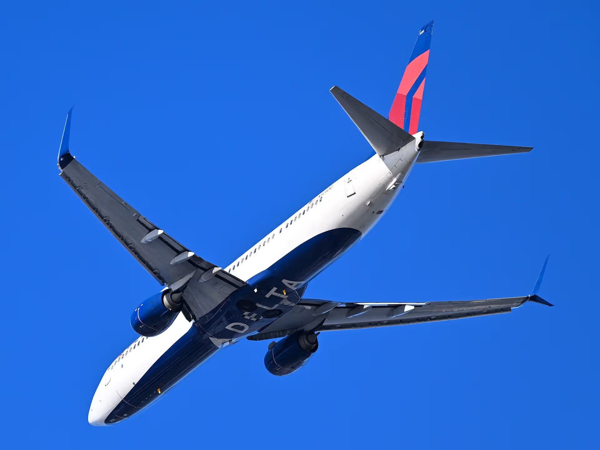 N928DU — Boeing