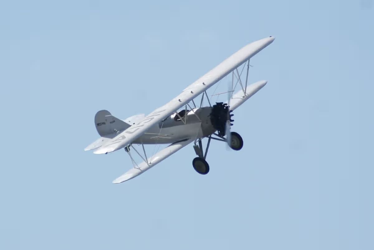 Unidentified — Single-engine aircraft