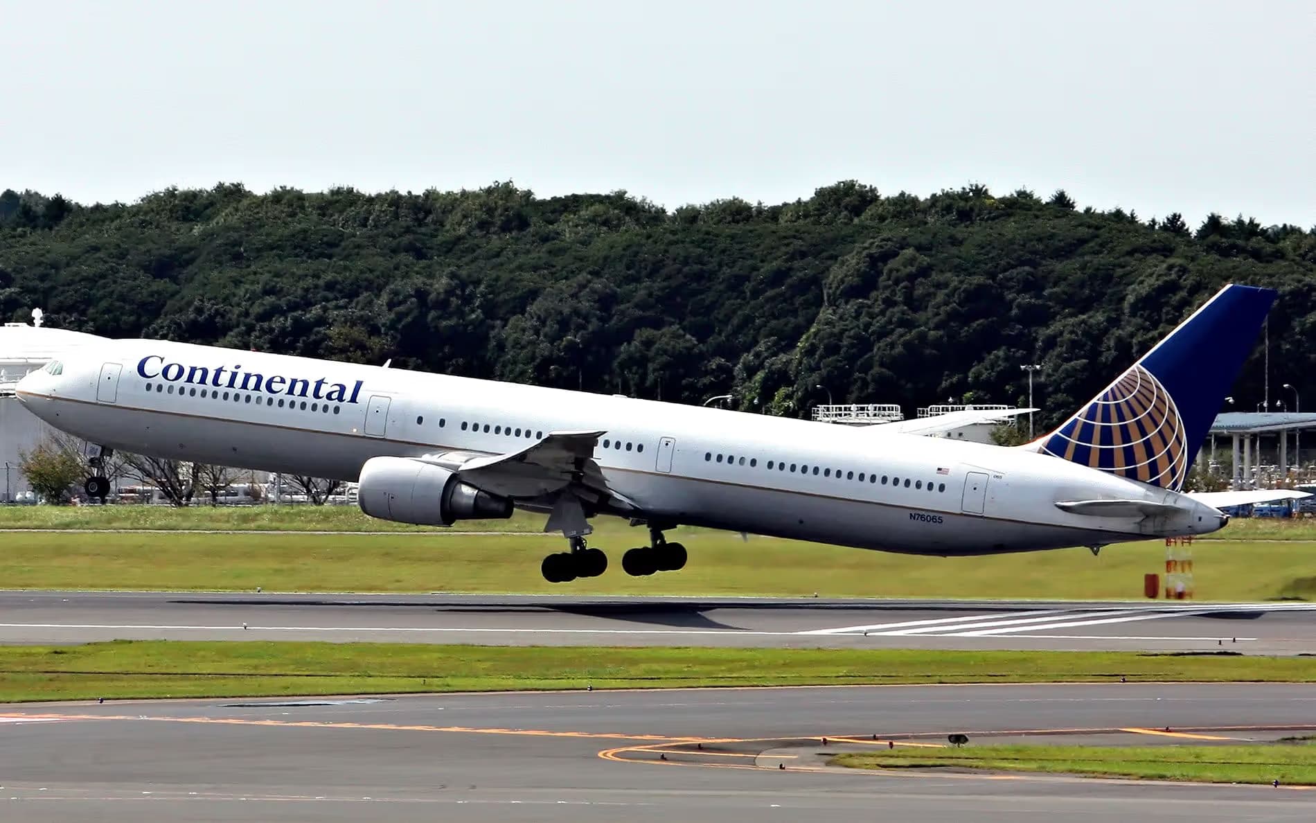 N76065 — Boeing