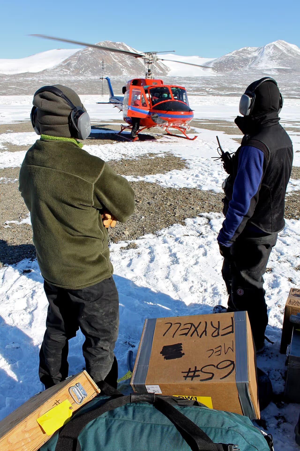 N3208H — Helicopter
