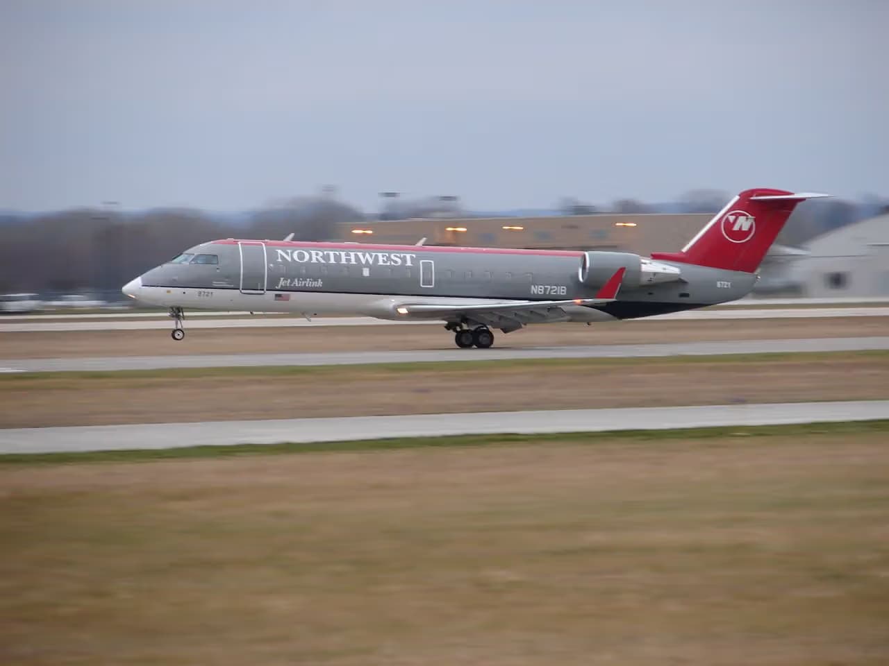 N8721B — Aircraft