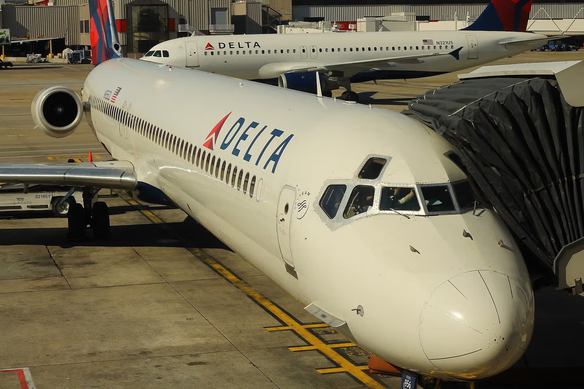 N956DL — Douglas