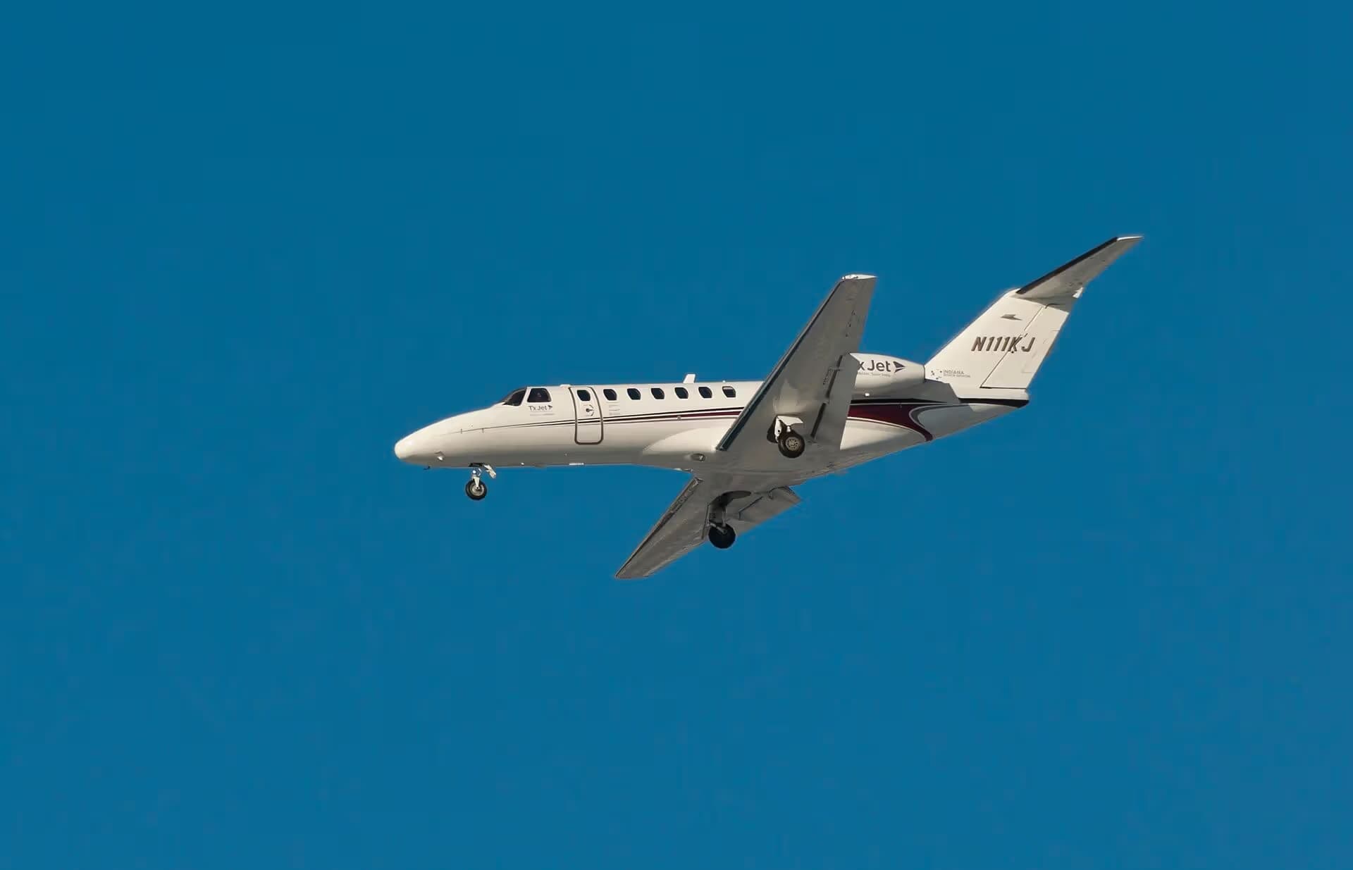 N111KJ — Business jet