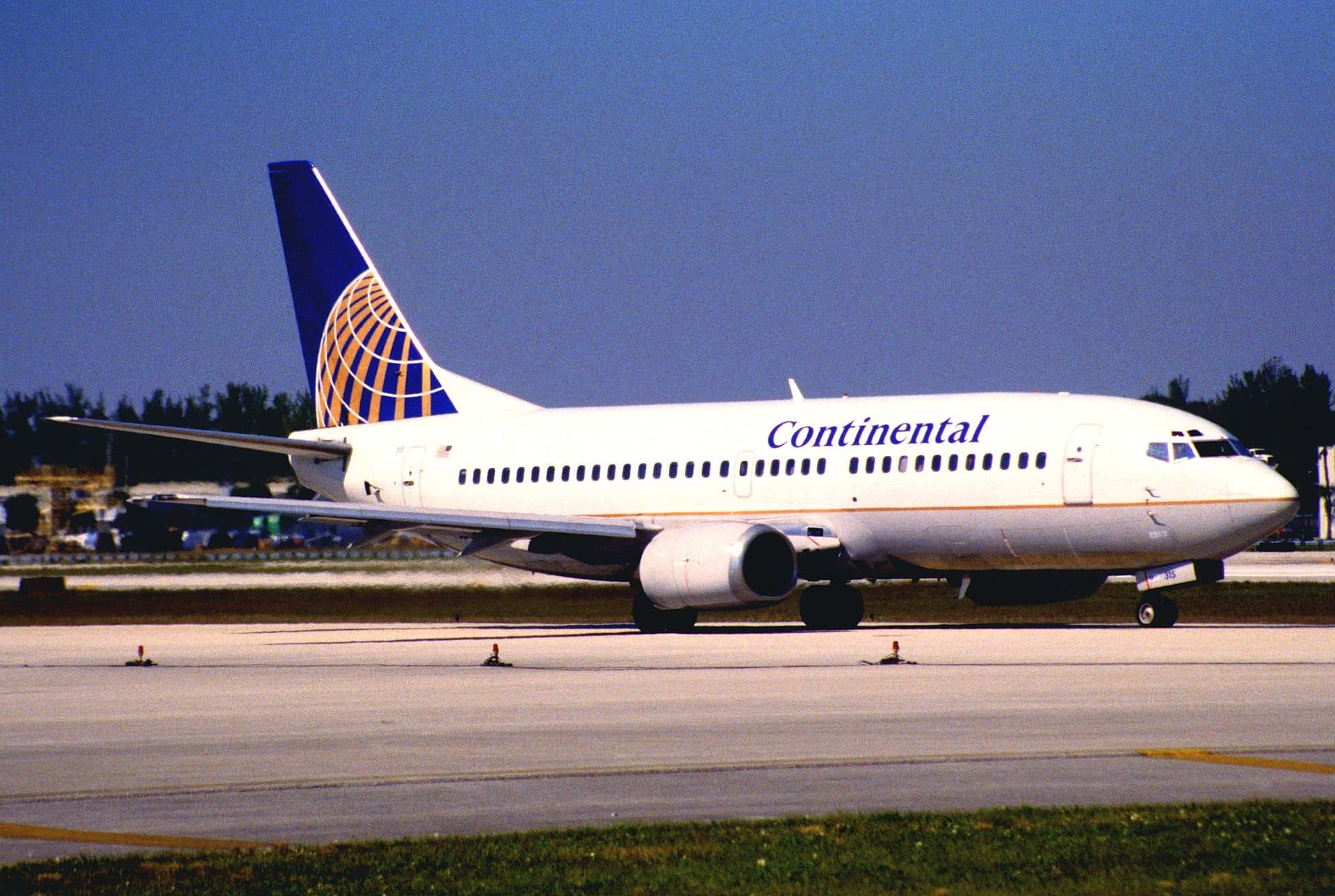 N34315 — Twin-engine aircraft