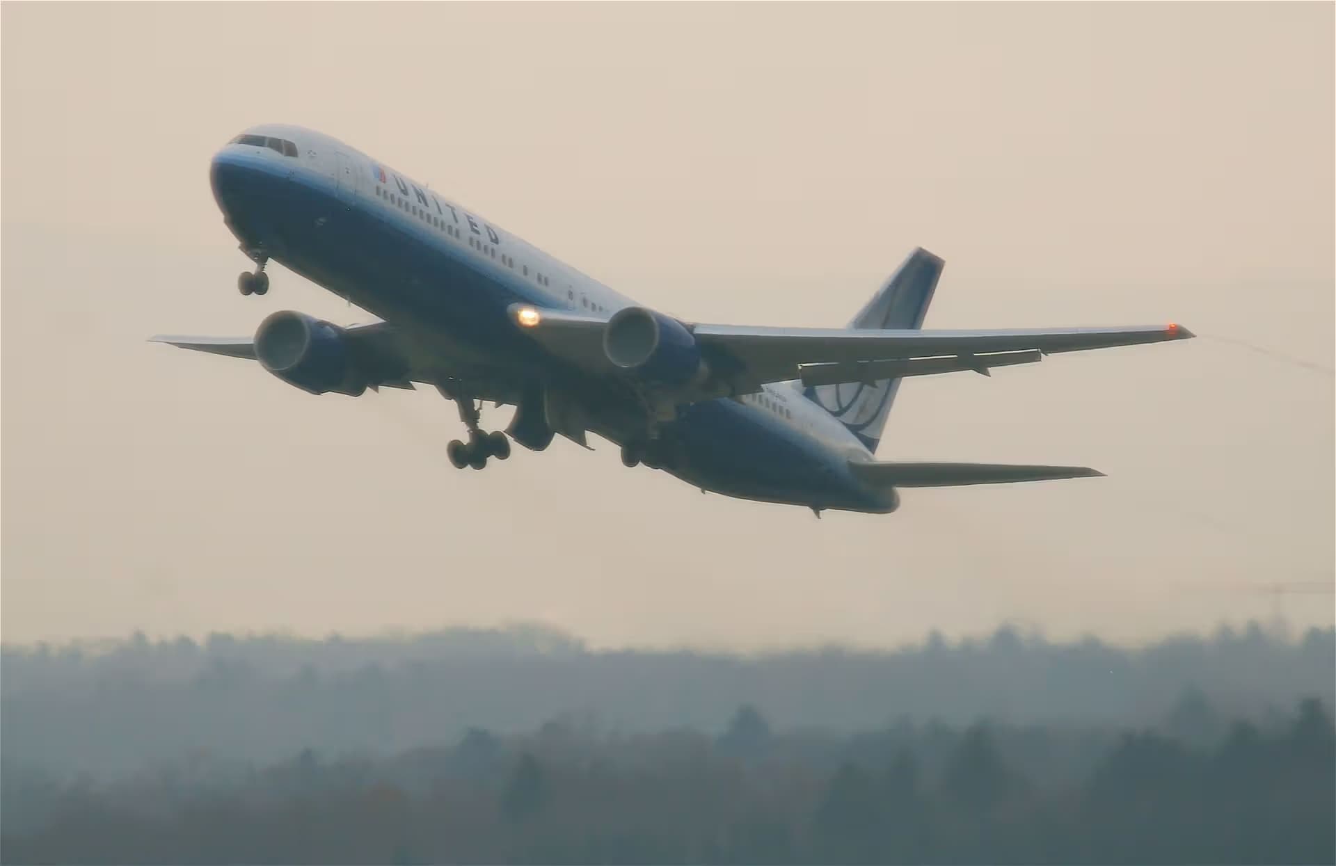 N654UA — Boeing