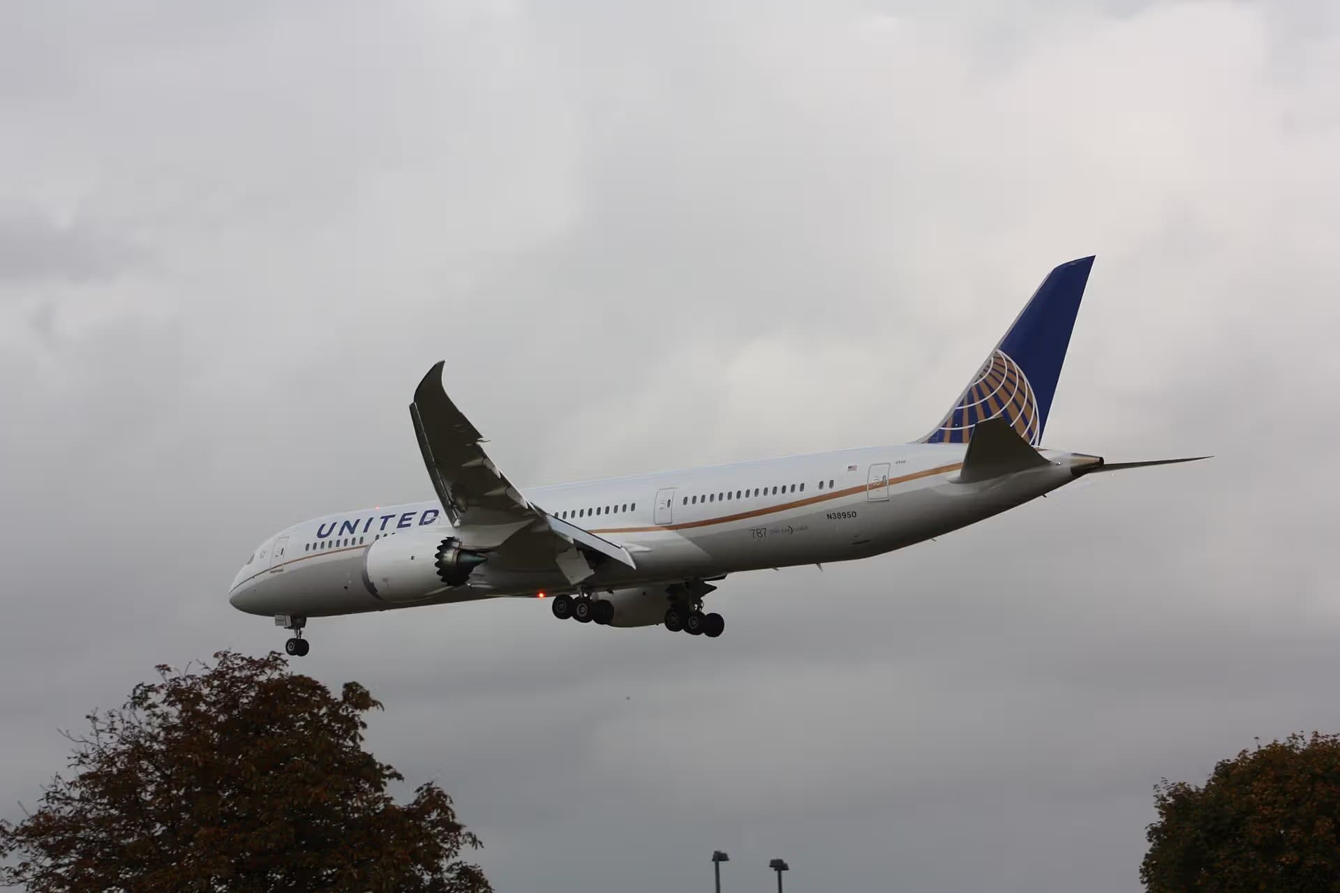 N38950 — Boeing