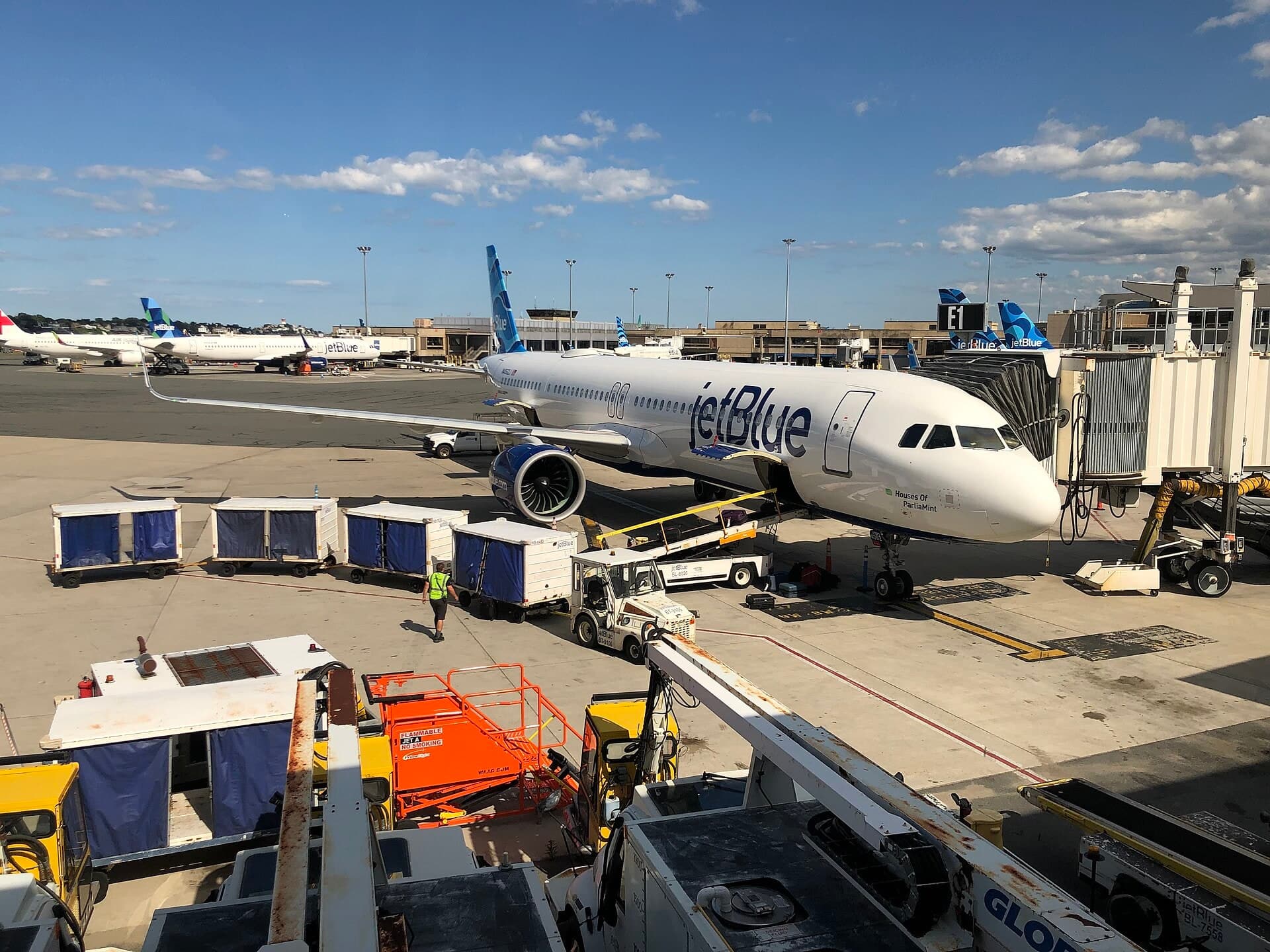 N4062J — Twin-engine aircraft
