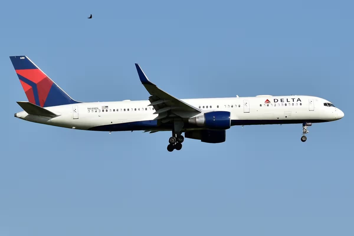N688DL — Boeing