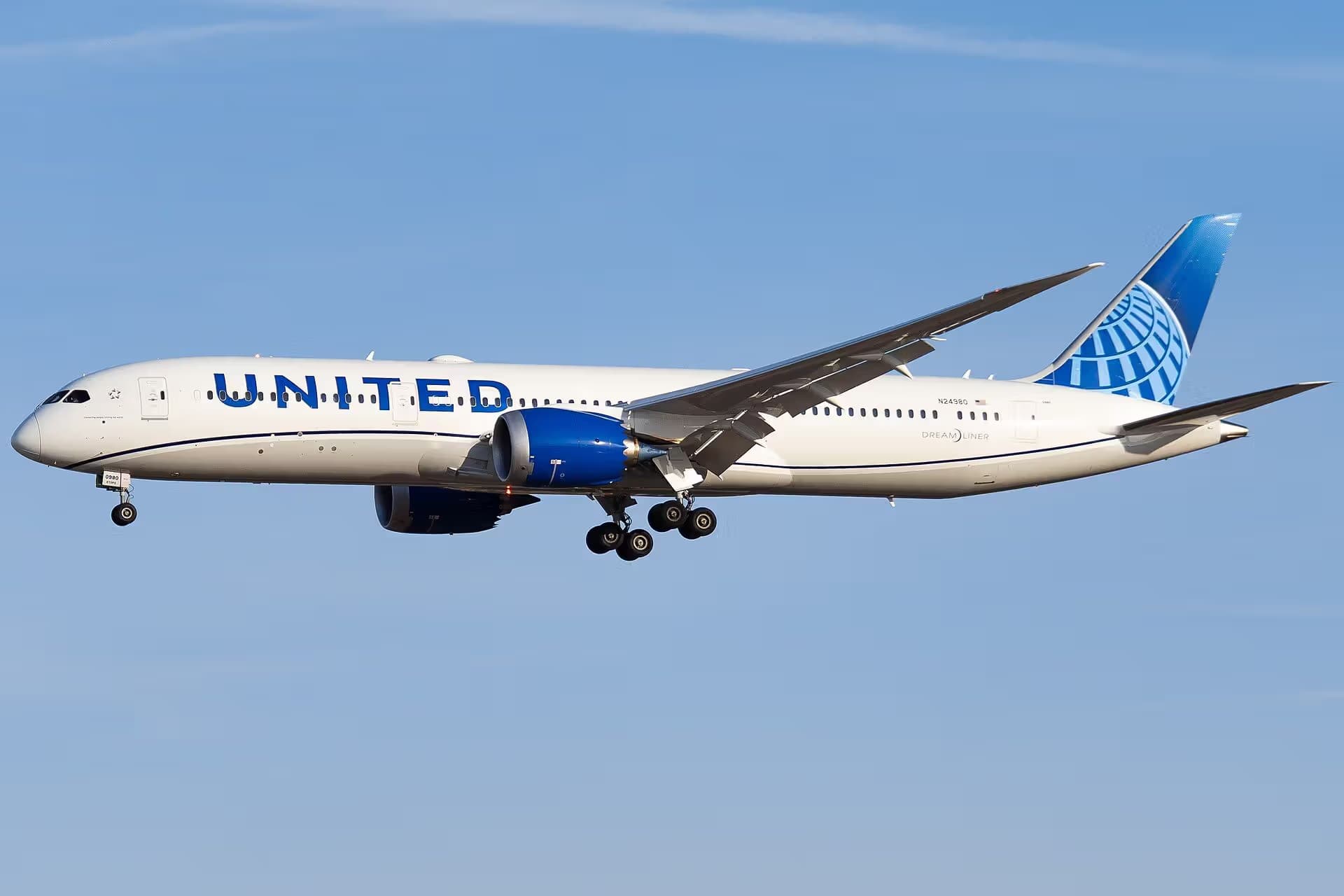 N24980 — Twin-engine aircraft