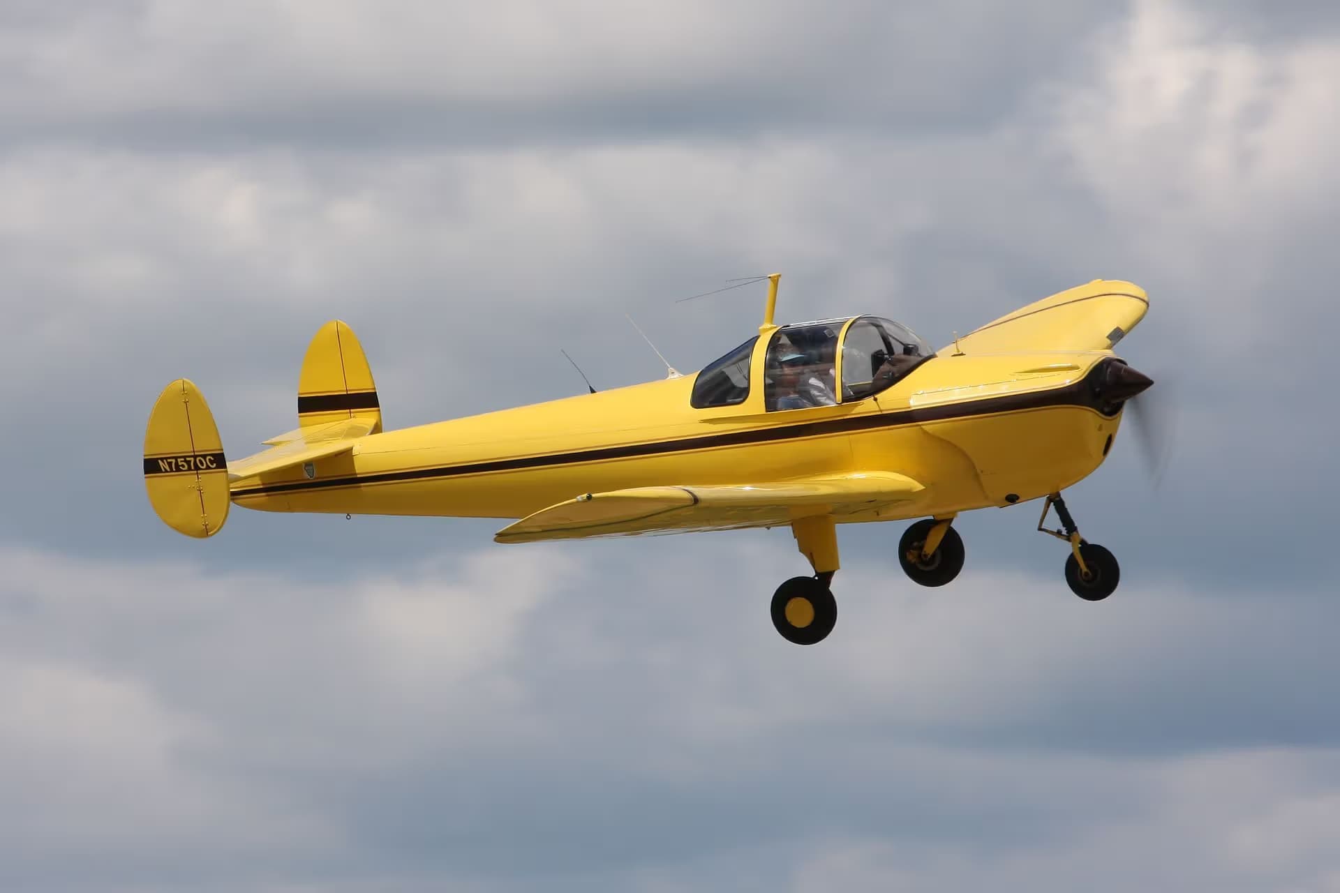 N7570C — Single-engine aircraft