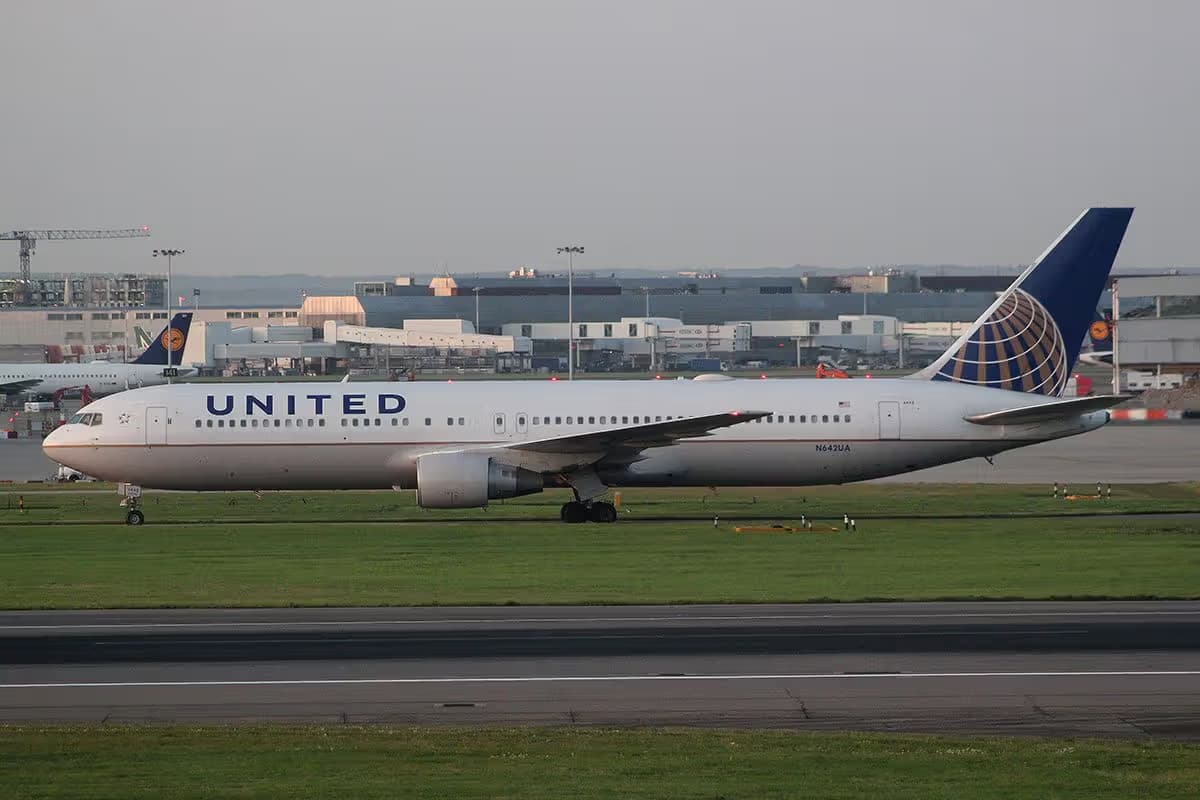 N642UA — Boeing
