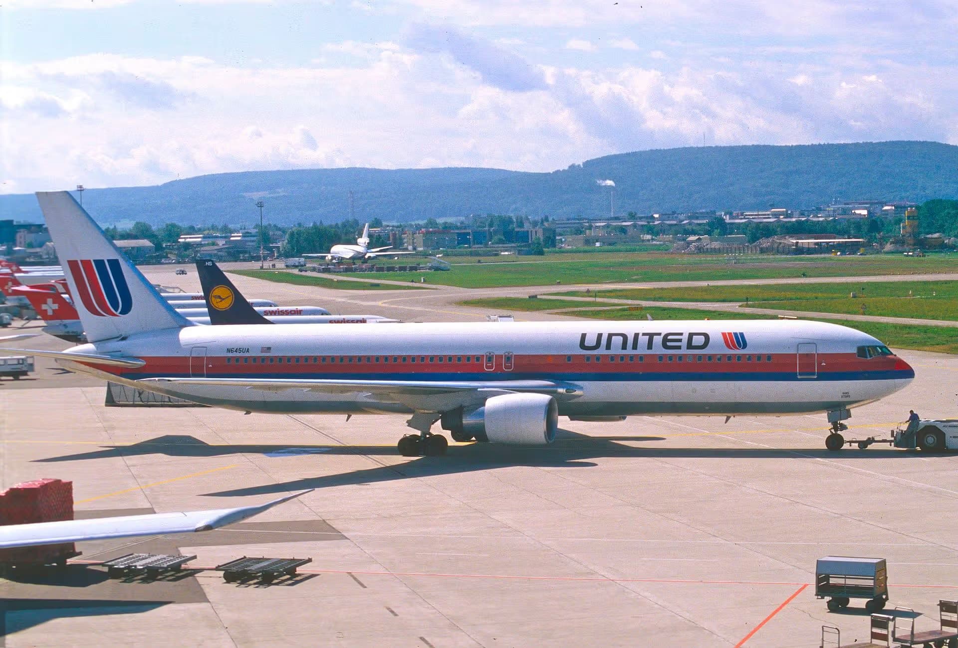 N645UA — Boeing