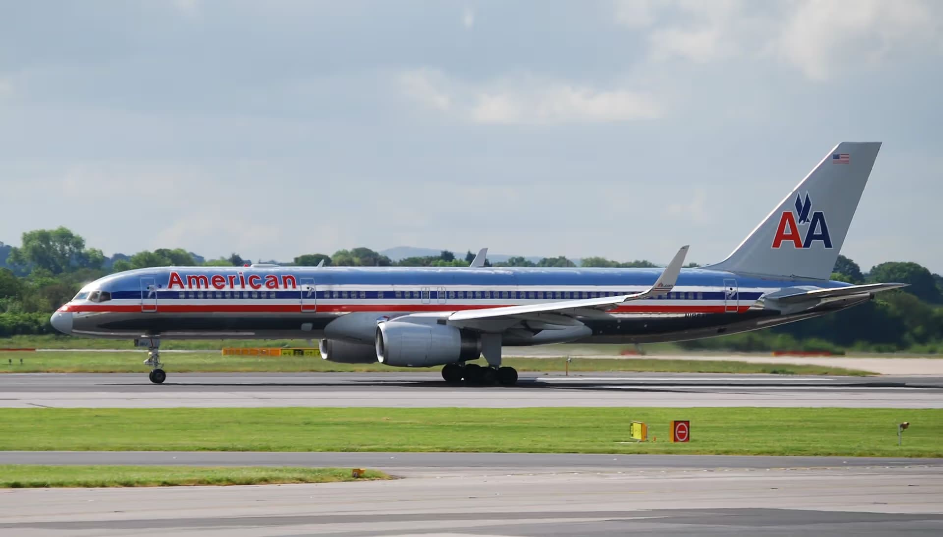 N186AN — Twin-engine aircraft