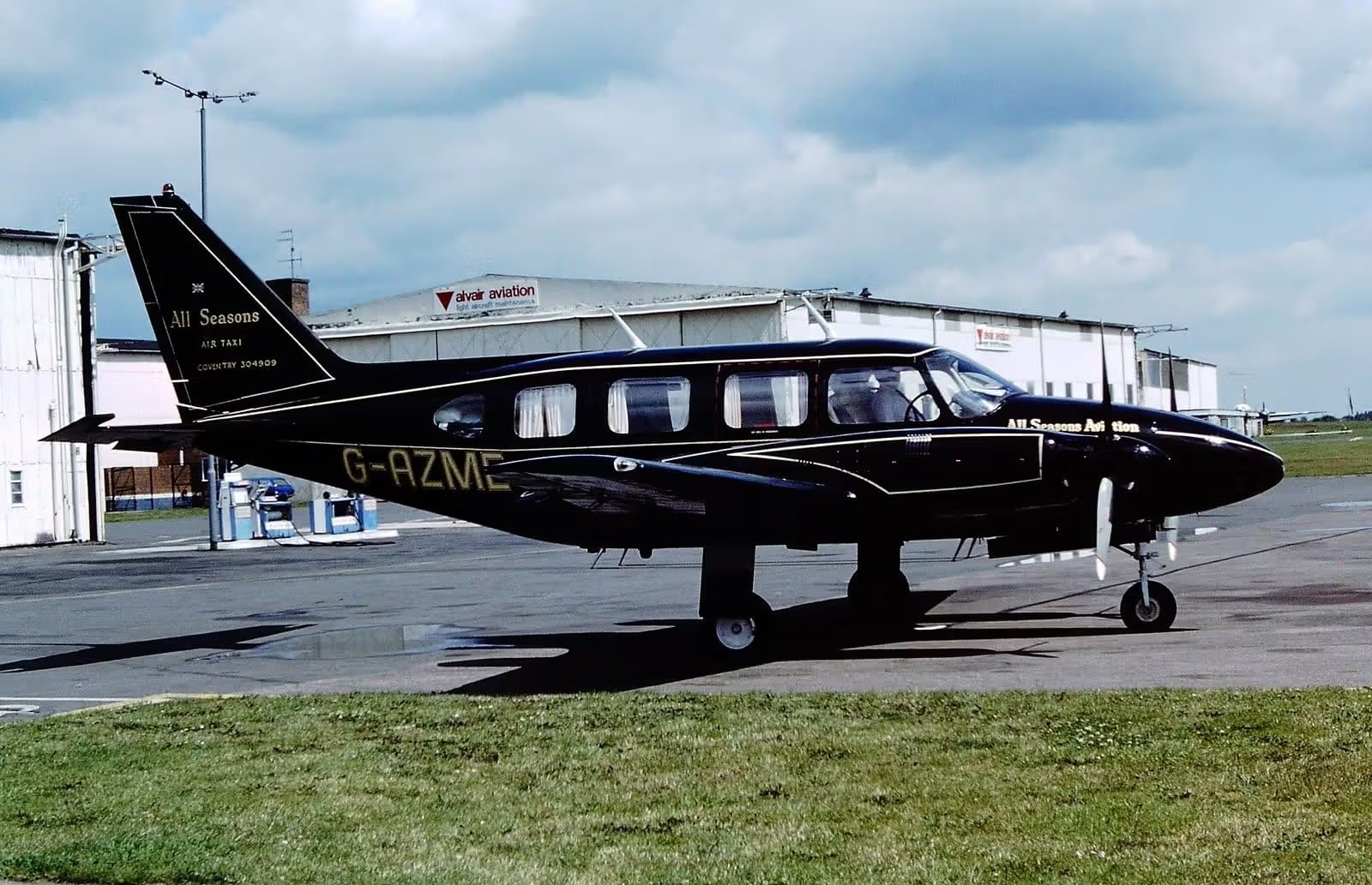 G-AZME — Twin-engine aircraft